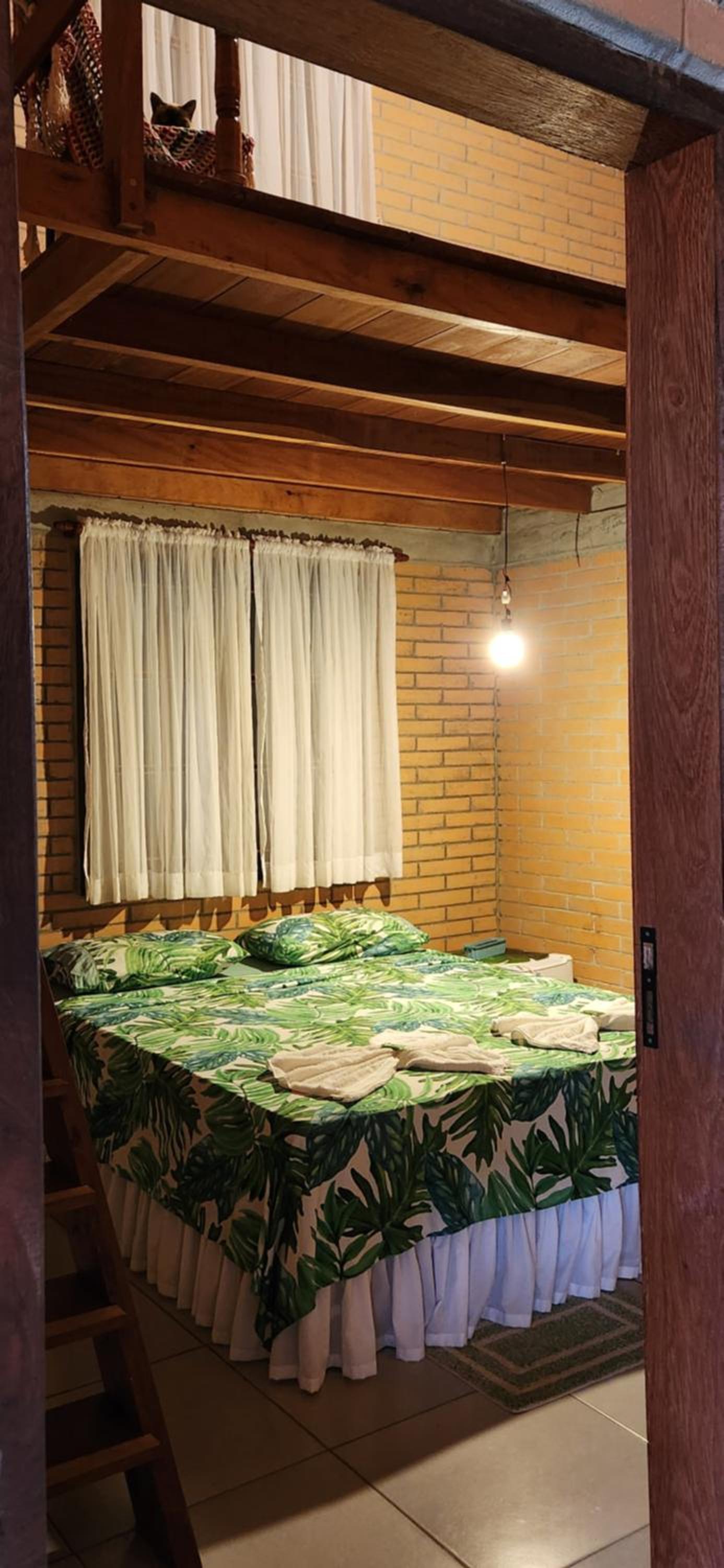 Quadruple Room with Private Bathroom - Photo 25