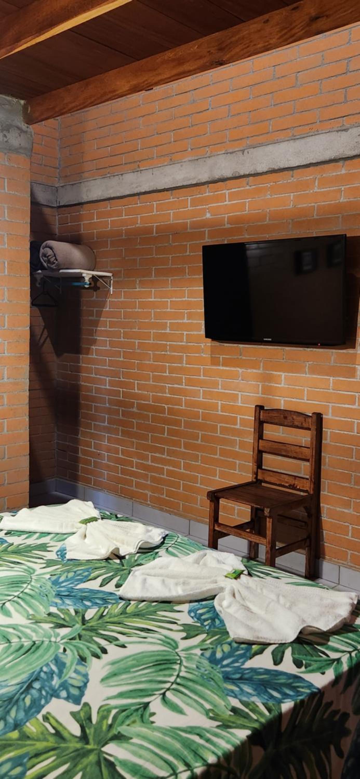 Quadruple Room with Private Bathroom - Photo 31