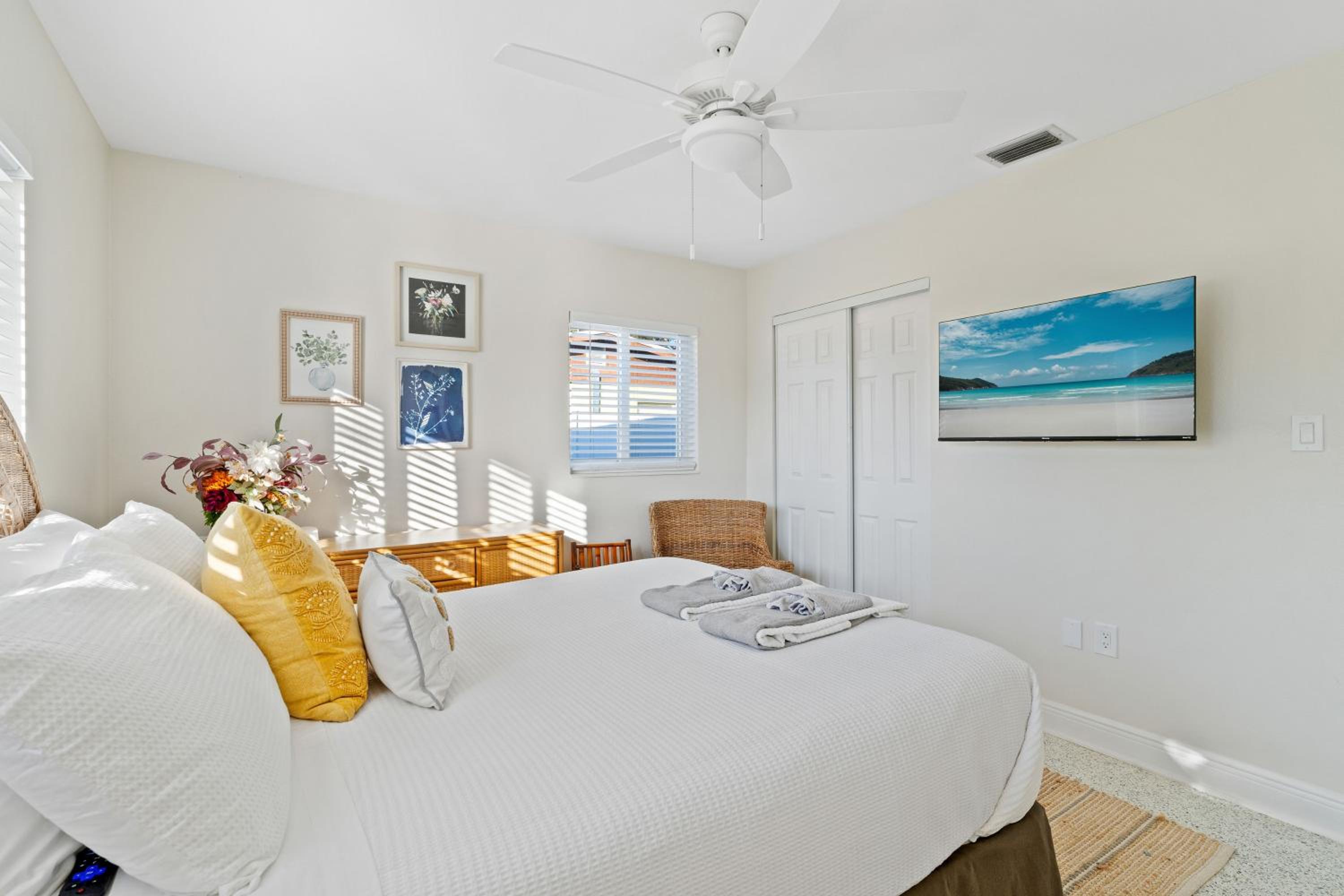 Three-Bedroom House photo 2