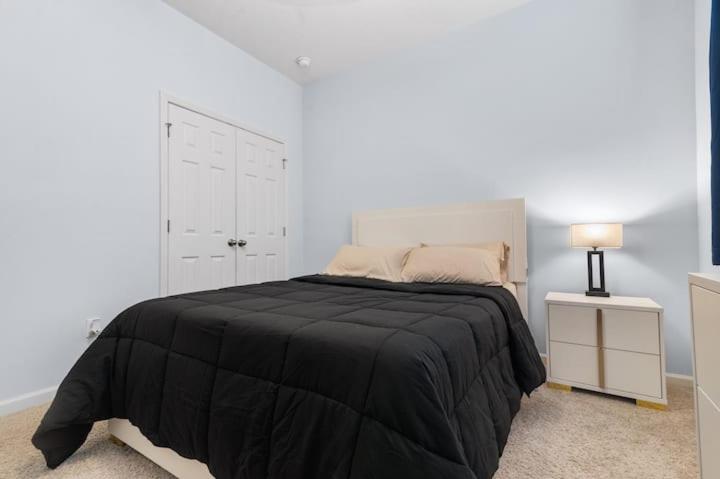 Queen Room photo 2