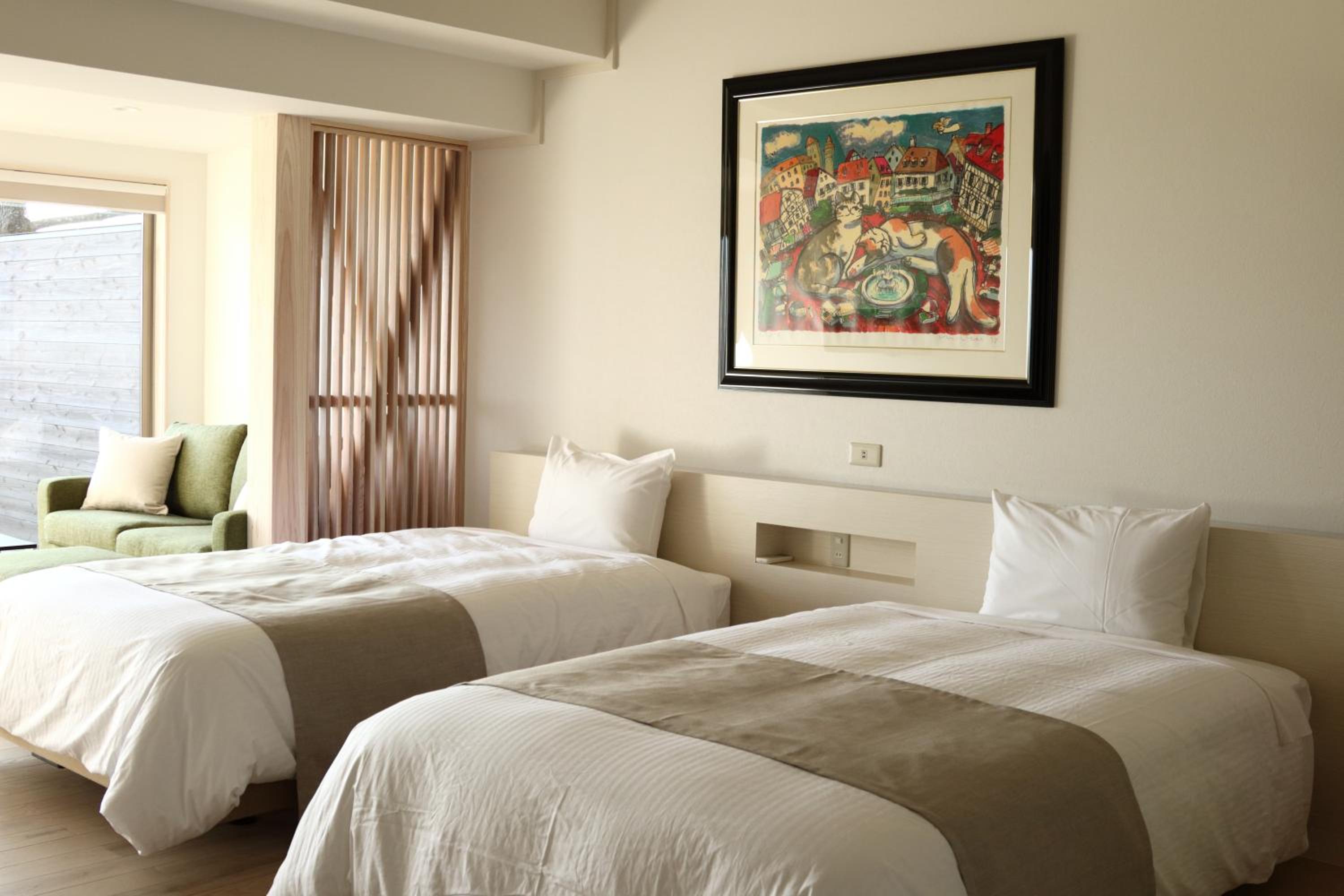 Twin Room with Private Bathroom photo 2