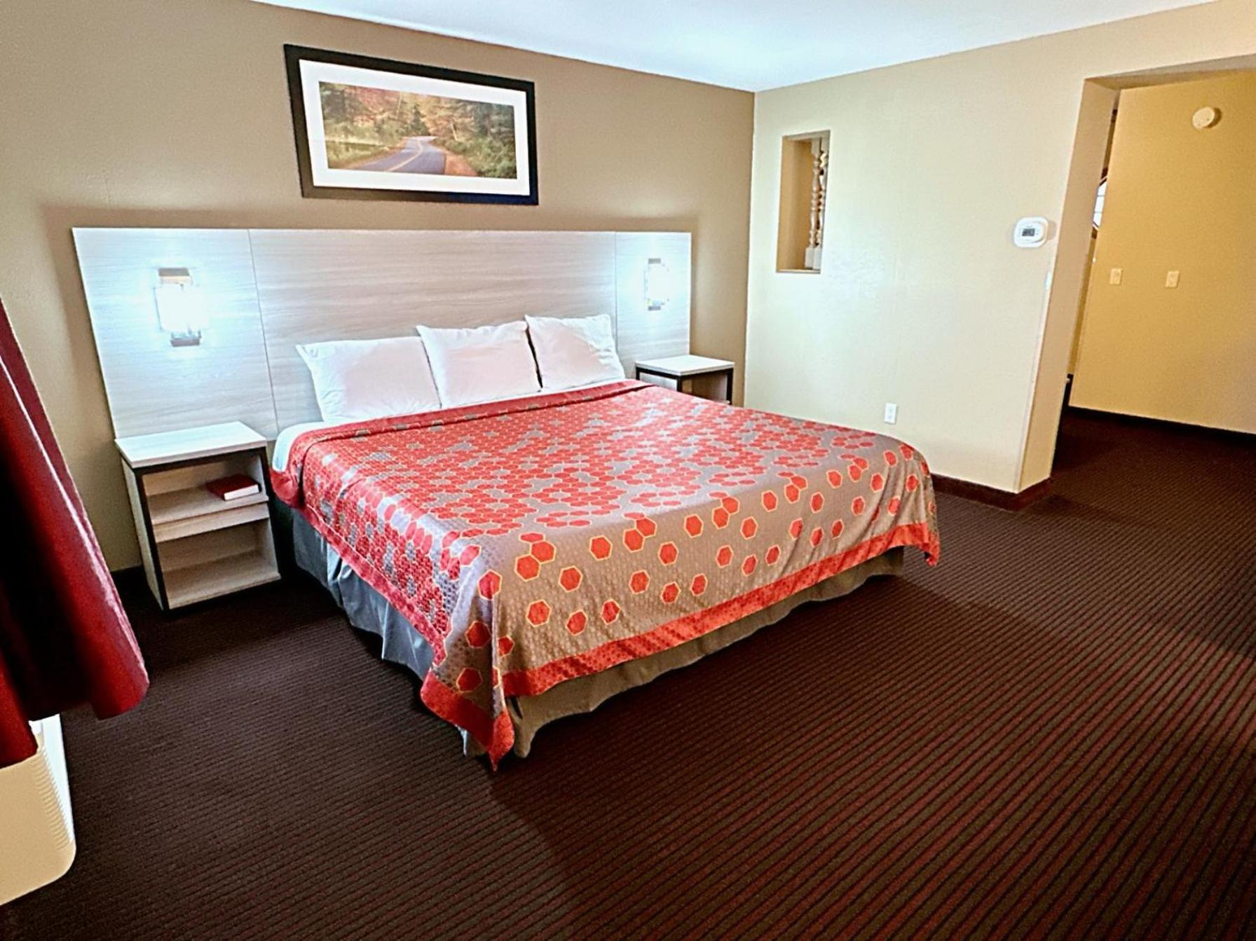 Executive King Suite with Spa Bath - Non-Smoking photo 3