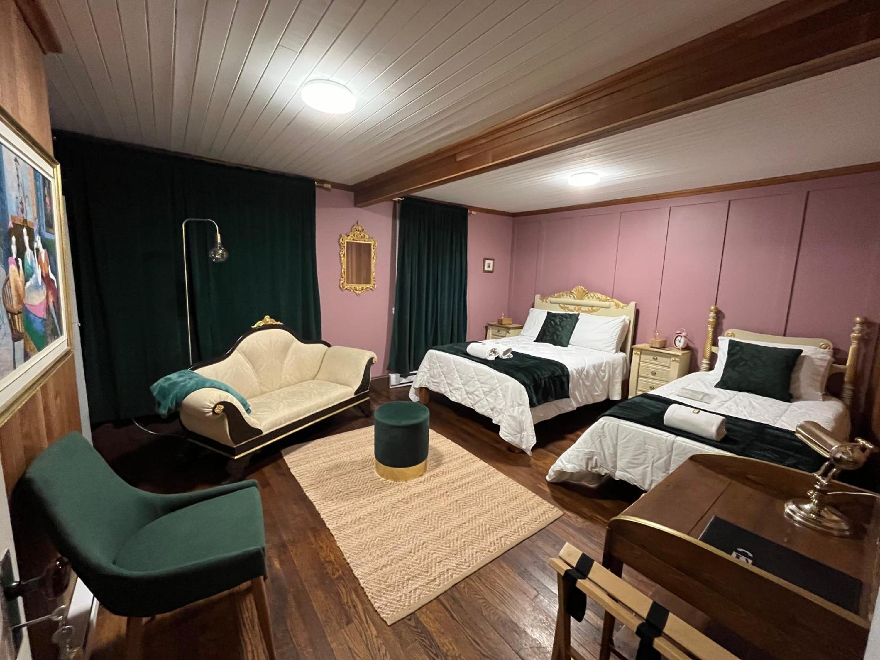 Economy Triple Room photo 1