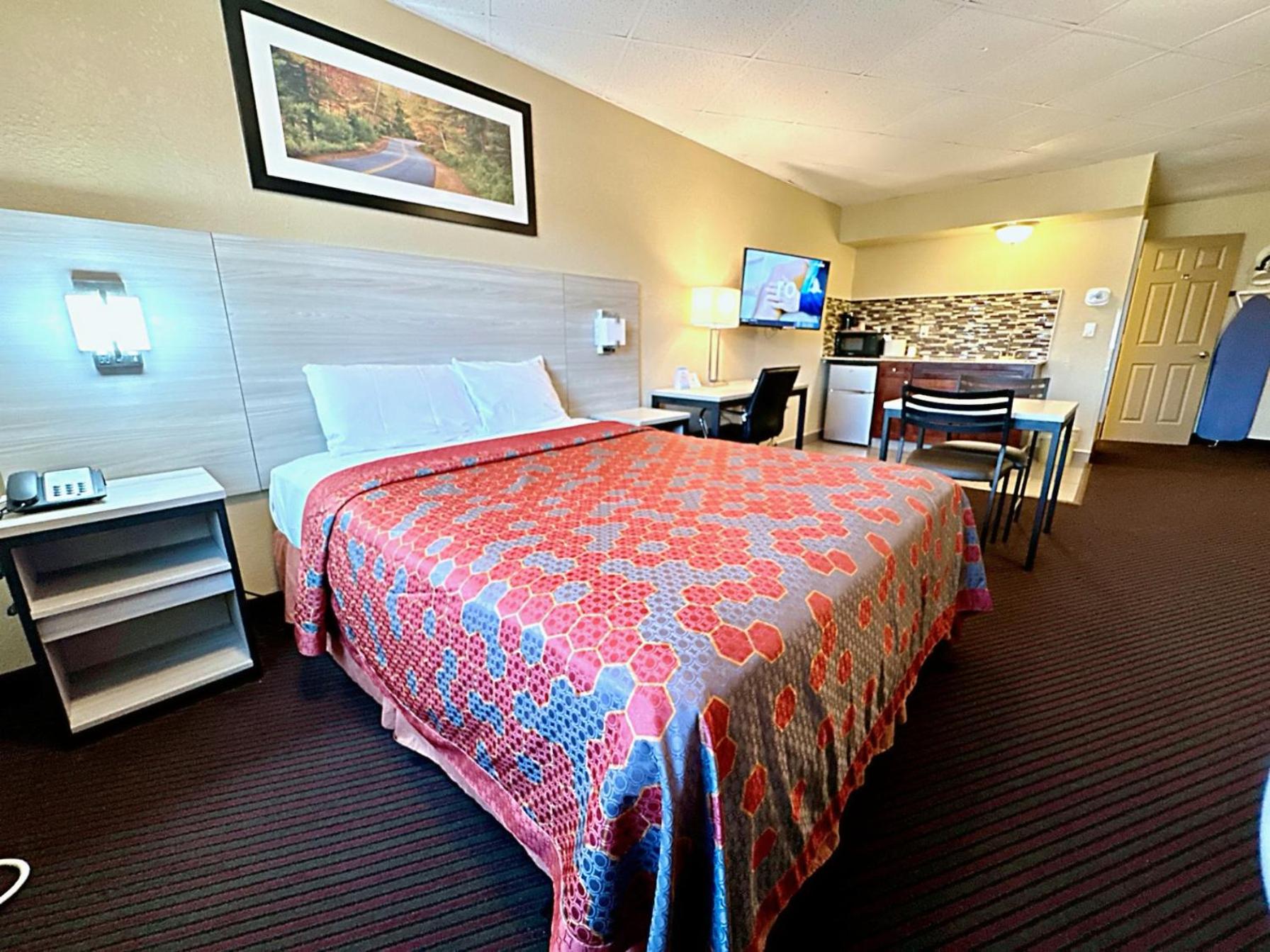 Two Queen Beds Suite Efficiency - Non-Smoking photo 3