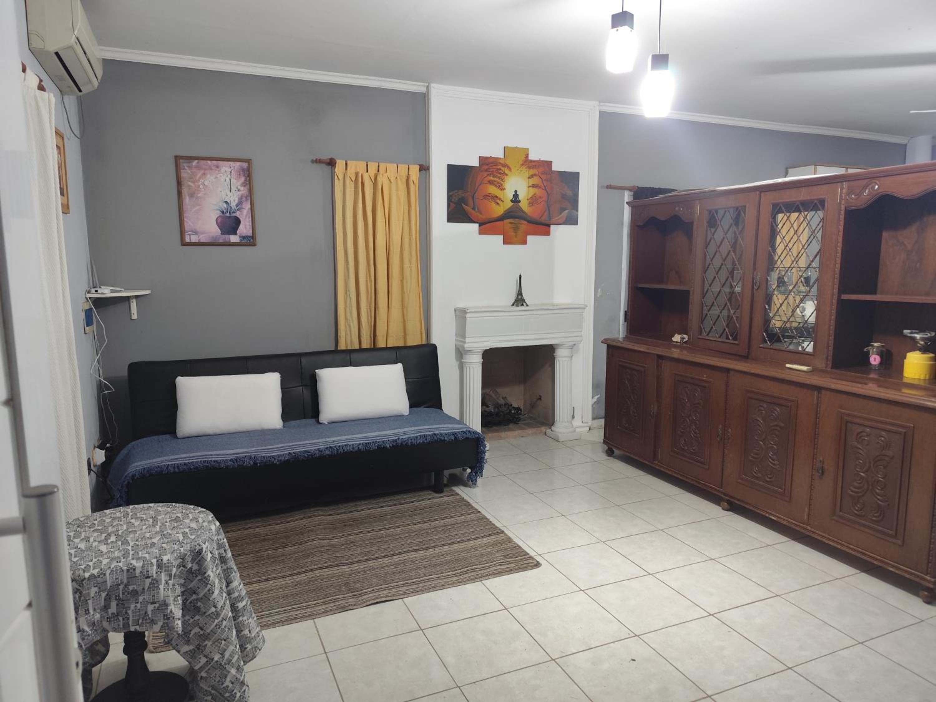 One-Bedroom House photo 1