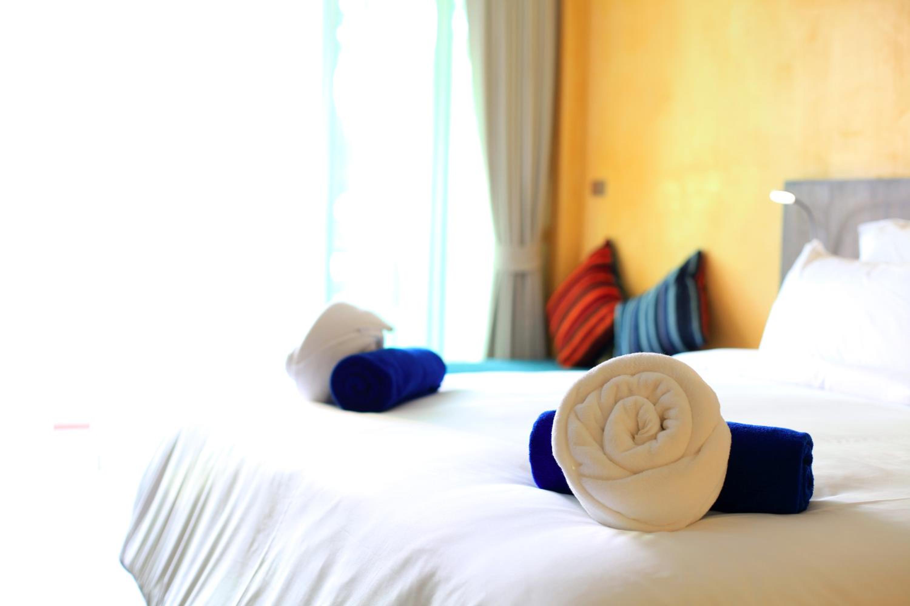 Deluxe Twin Room with Sea View photo 2