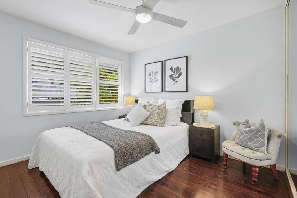 Five-Bedroom House photo 1