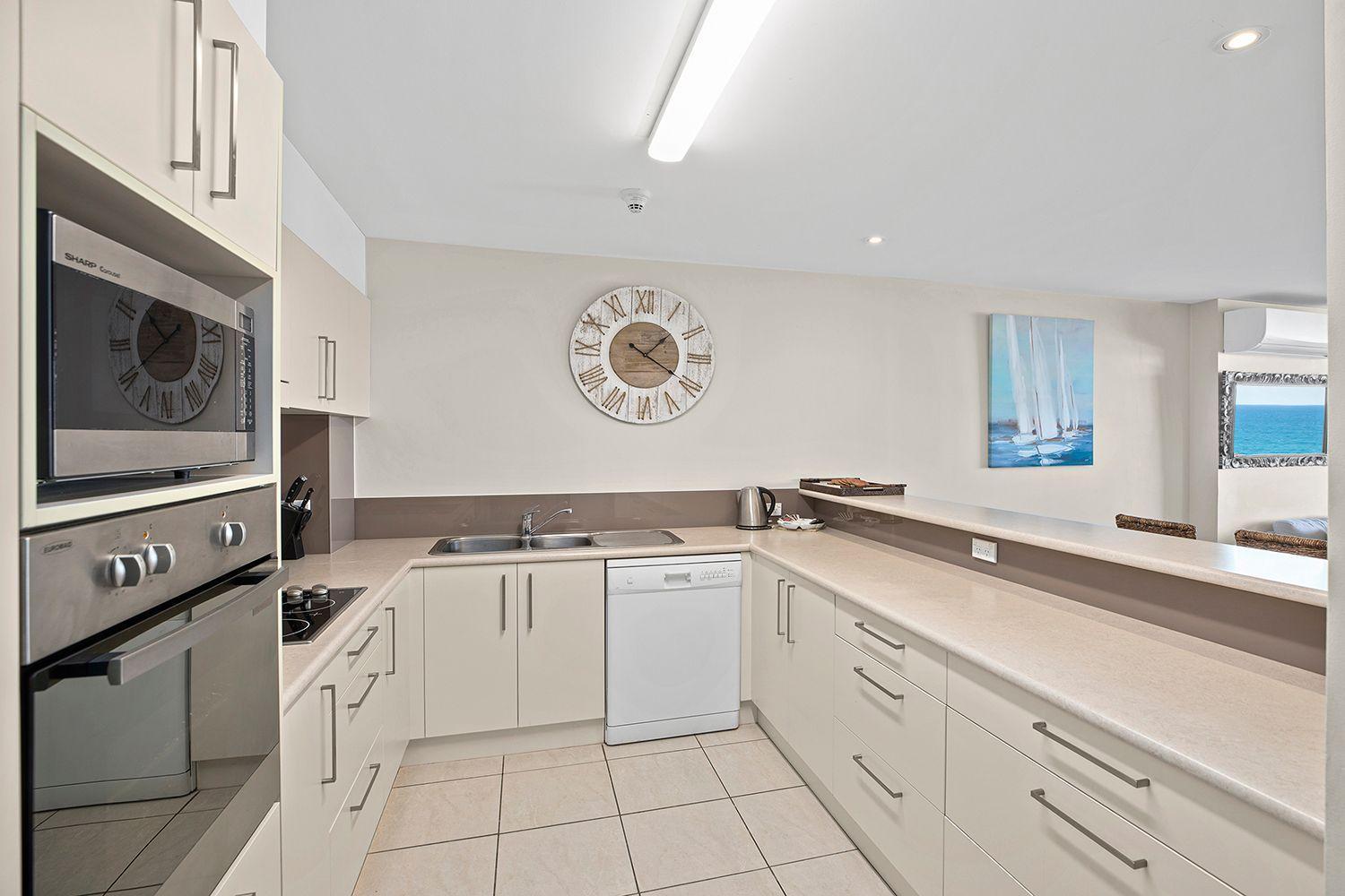 Two-Bedroom Apartment with Sea View photo 3