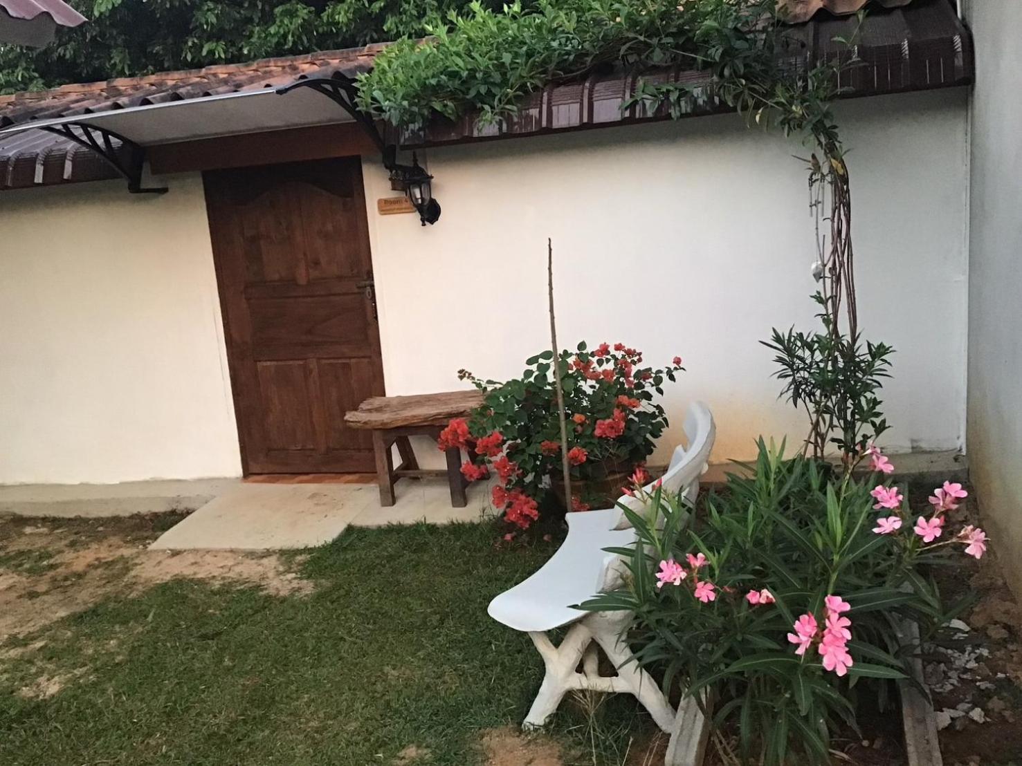 One-Bedroom House photo 3