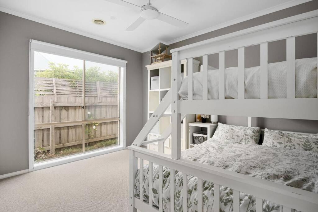 Five-Bedroom House photo 1