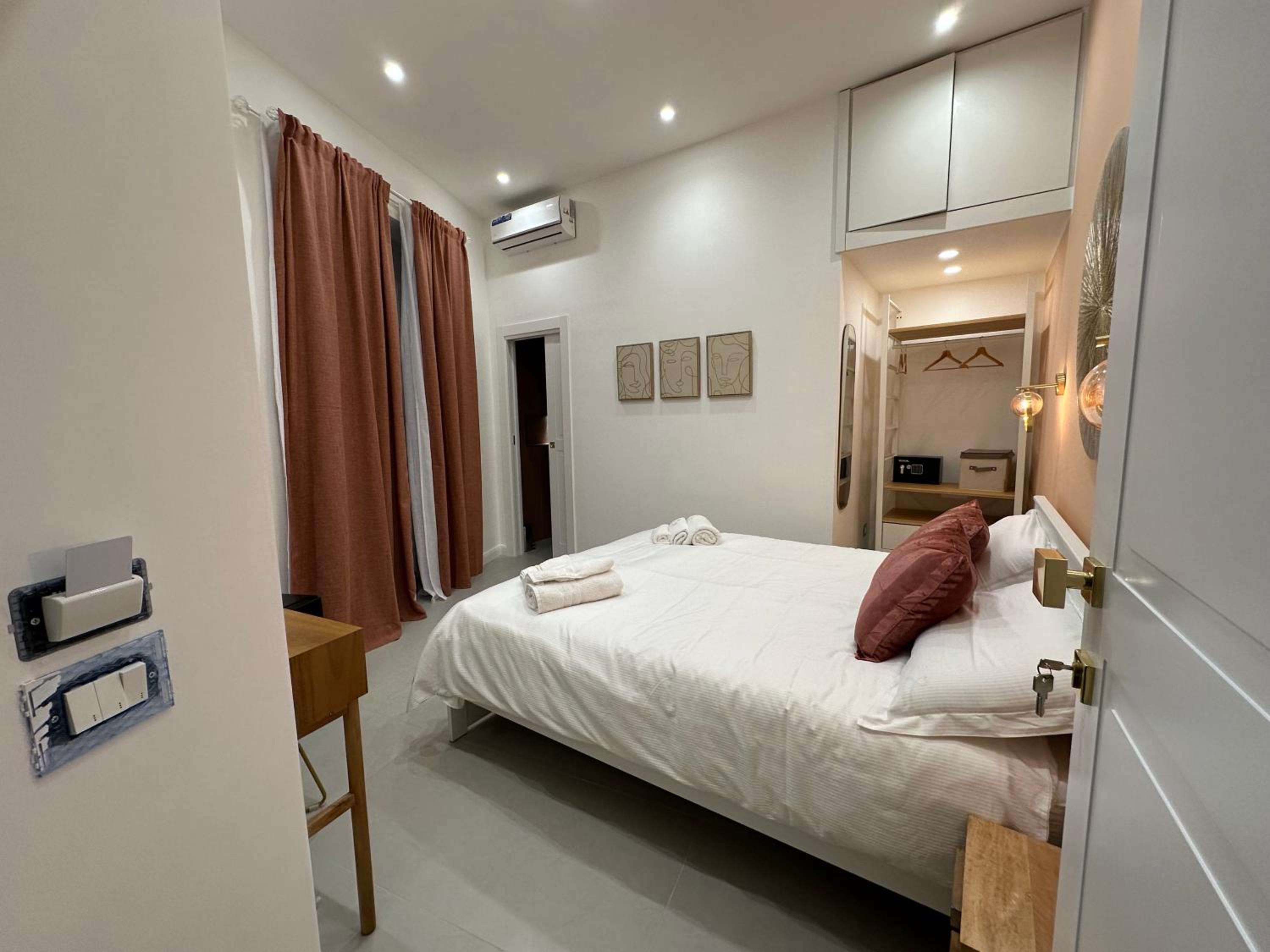 Deluxe Queen Room
