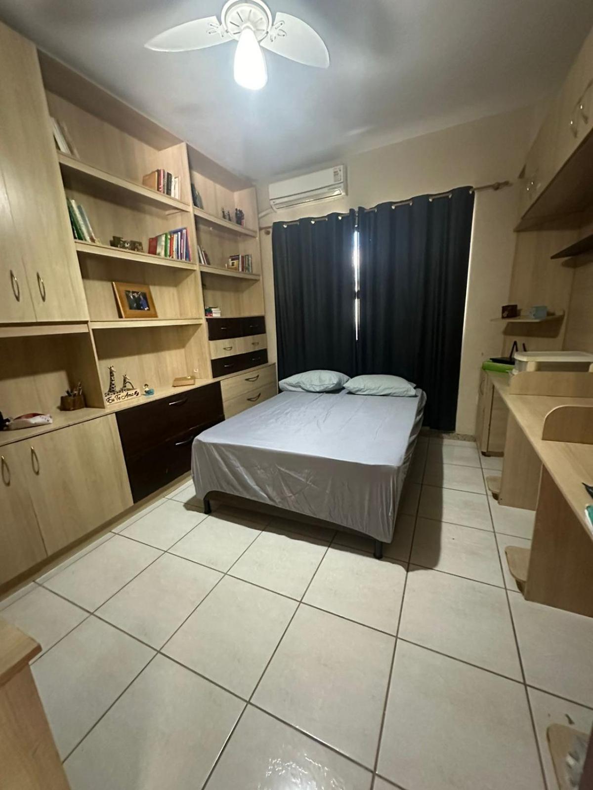 Six-Bedroom House photo 1