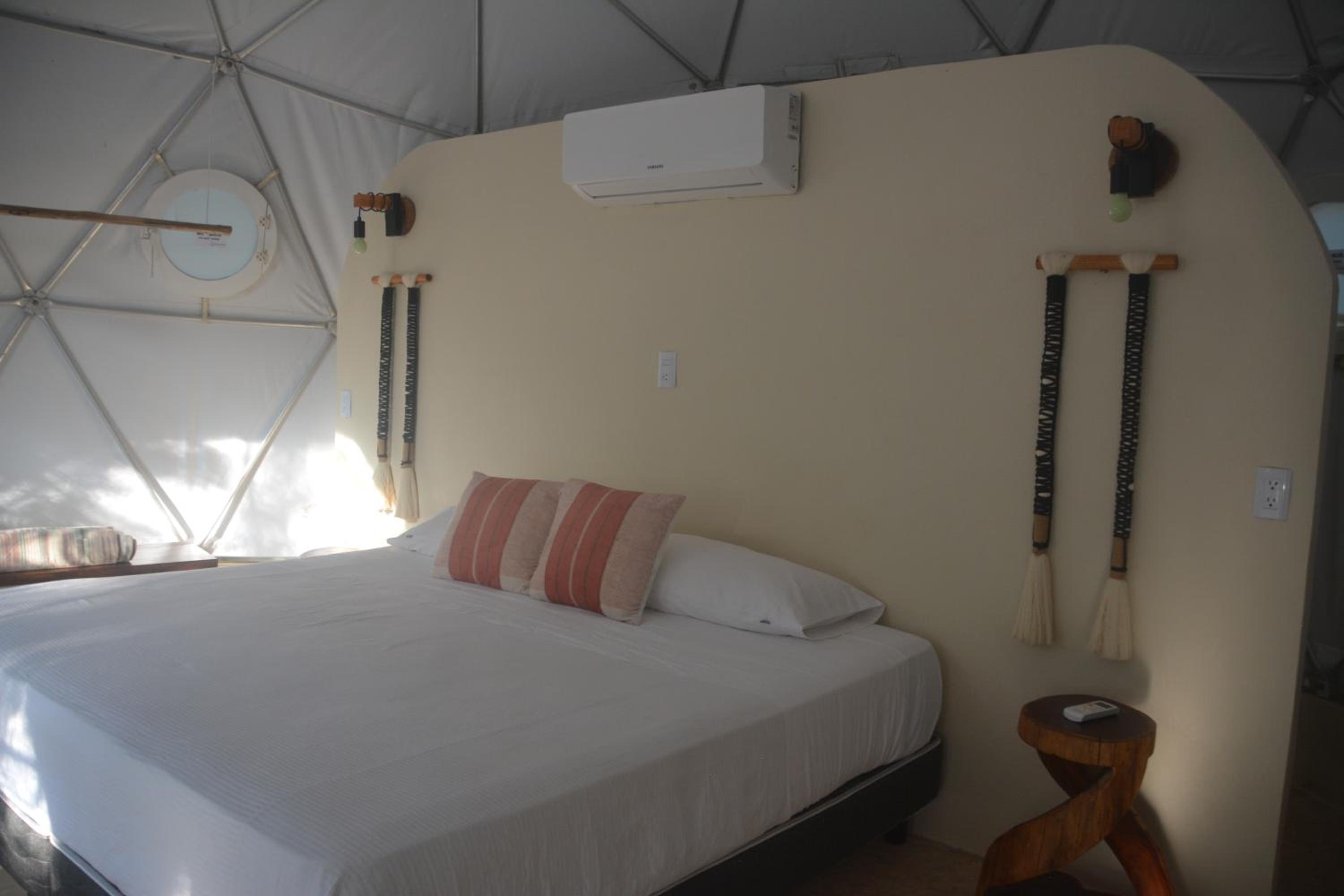 King Room with Pool View - Photo 28