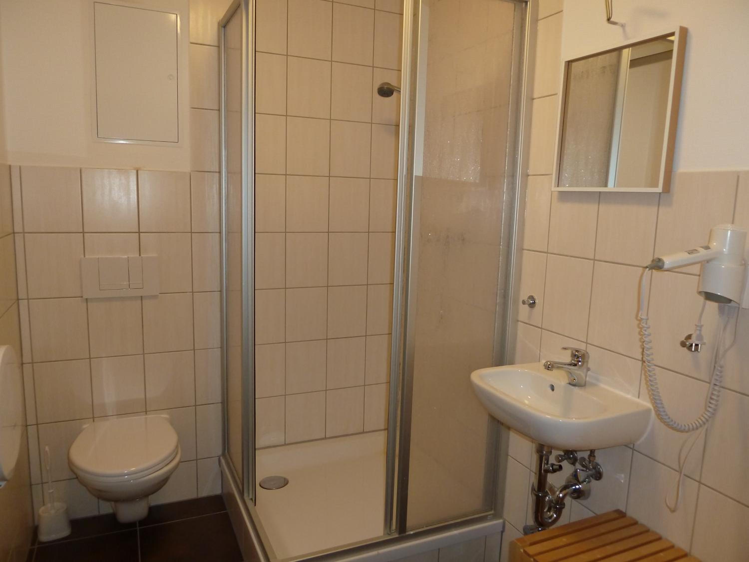 Single Room with Bathroom photo 3