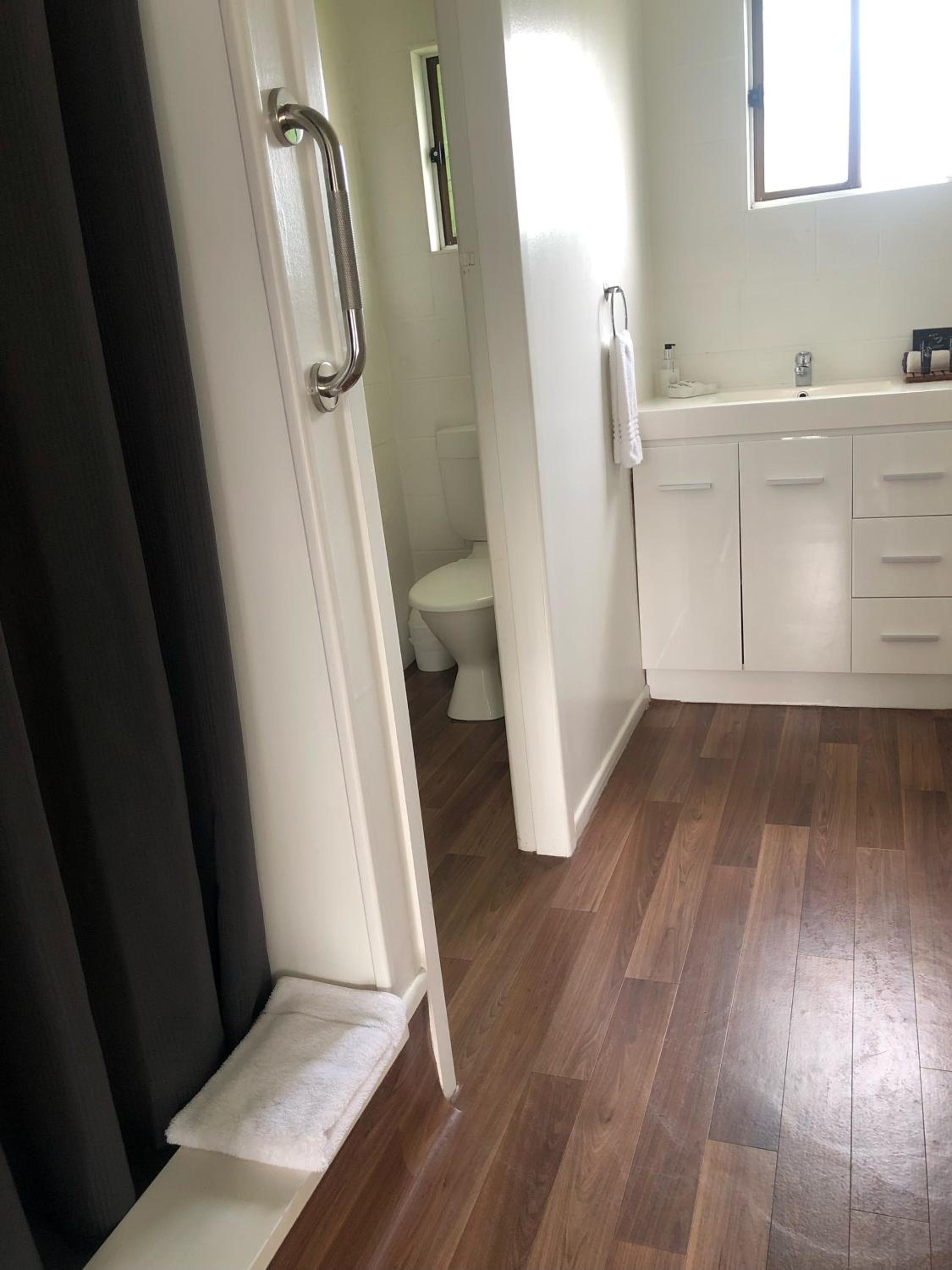 Double Room with Private Bathroom - Photo 4