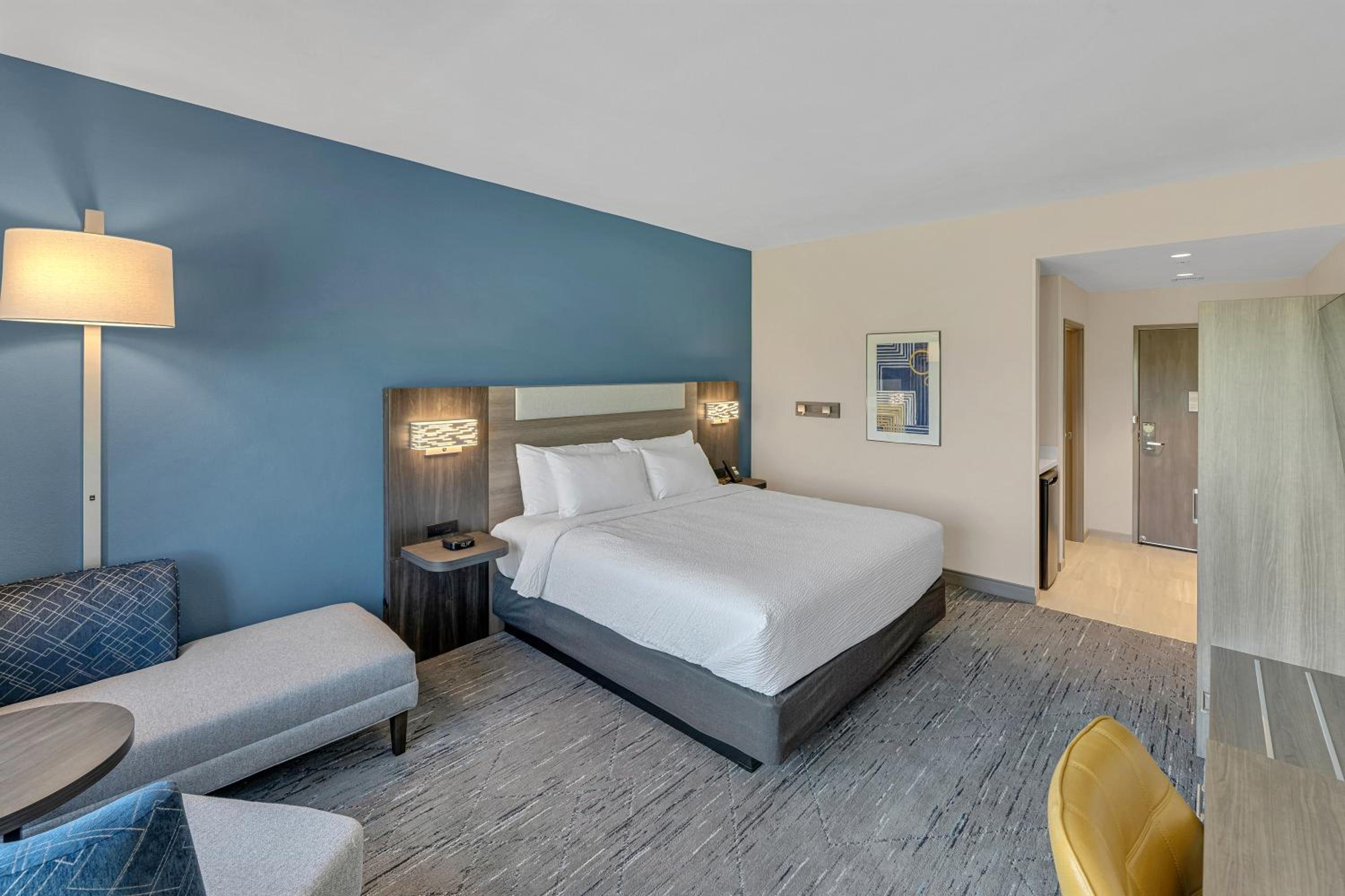 Standard King Room - Photo 1