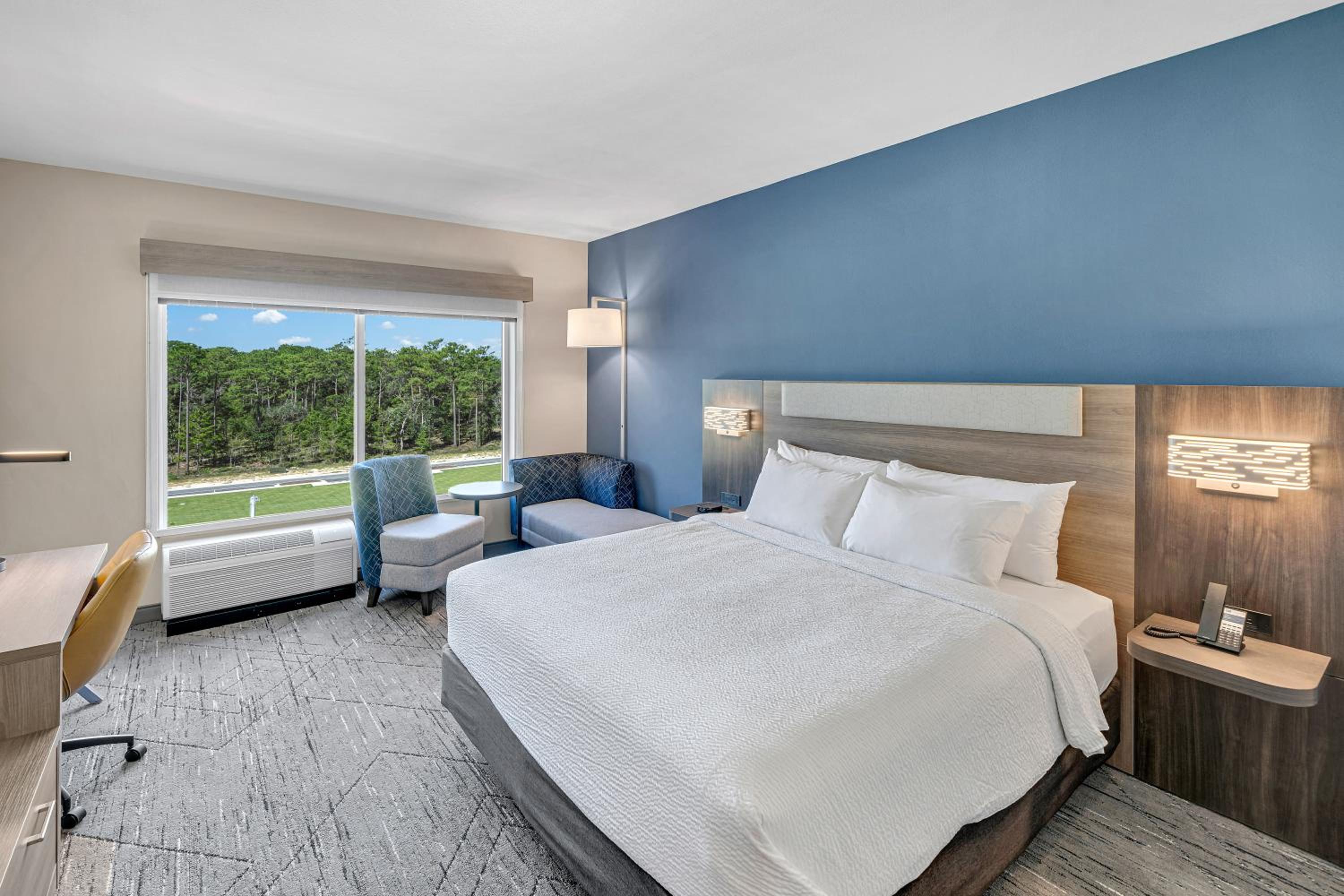 Standard King Room - Photo 3