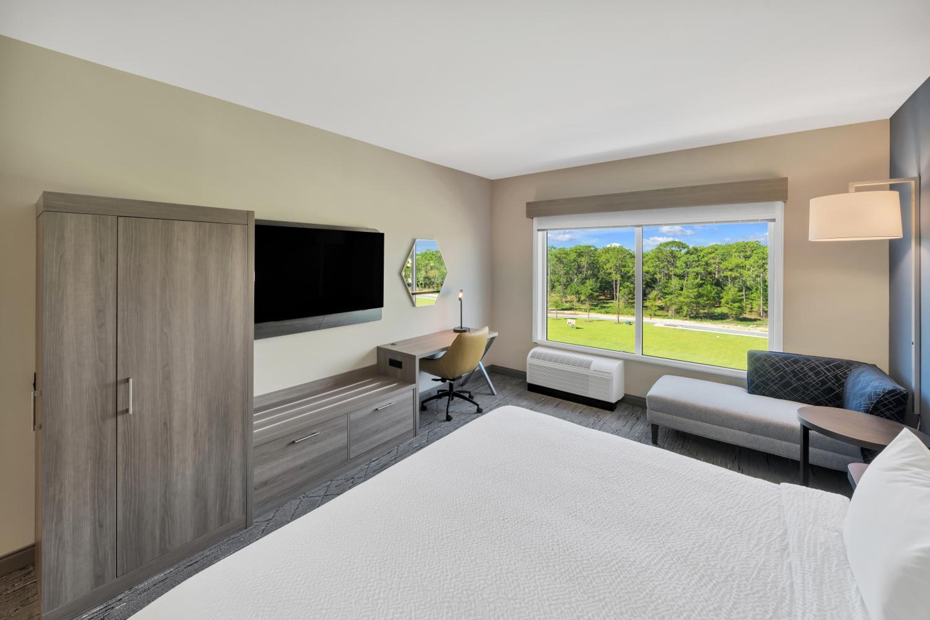 Standard King Room - Photo 4