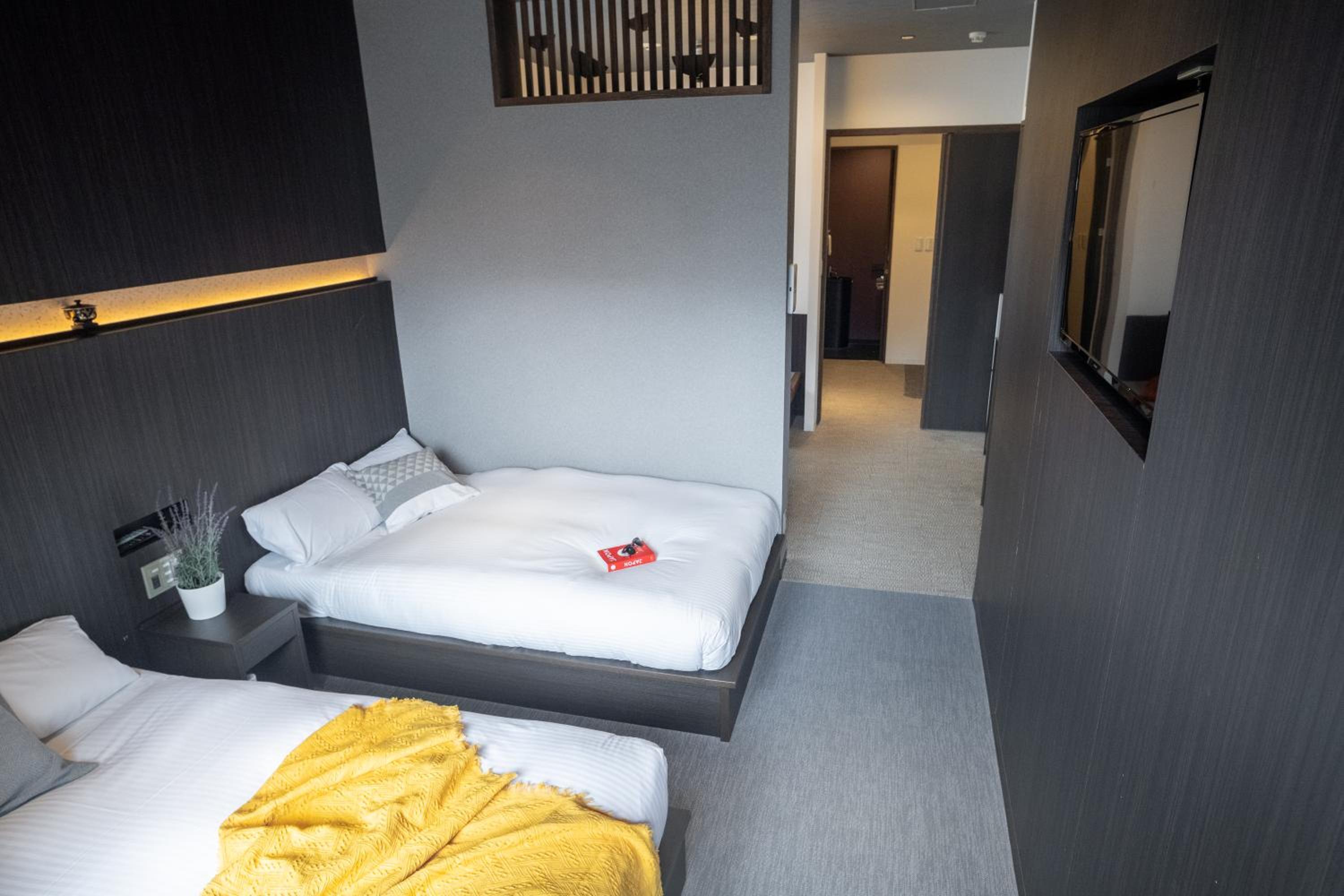 Terrace Twin Suite - Nonsmoking - Photo 11