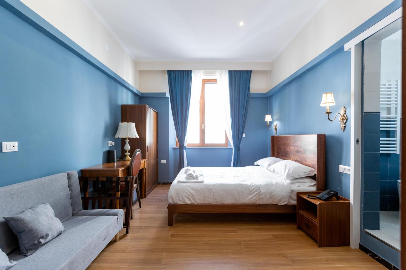 Standard Double Room photo 3
