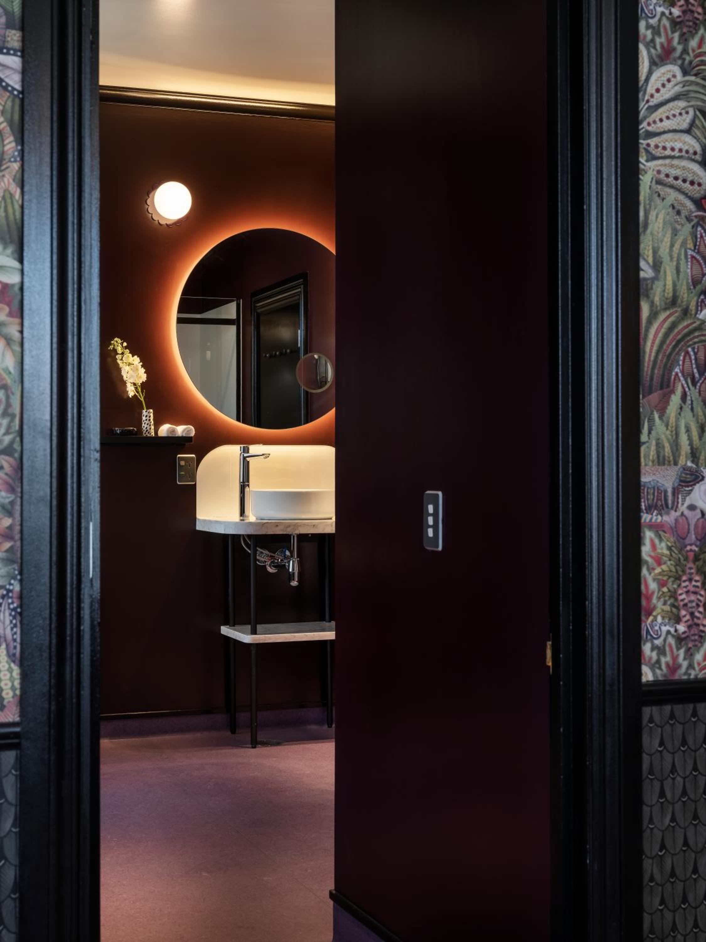 Executive Suite - Photo 4