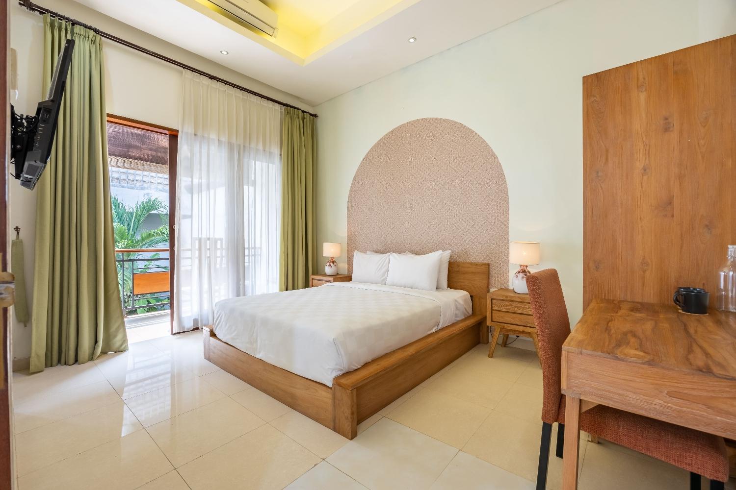 Suite Room with Balcony - Photo 4