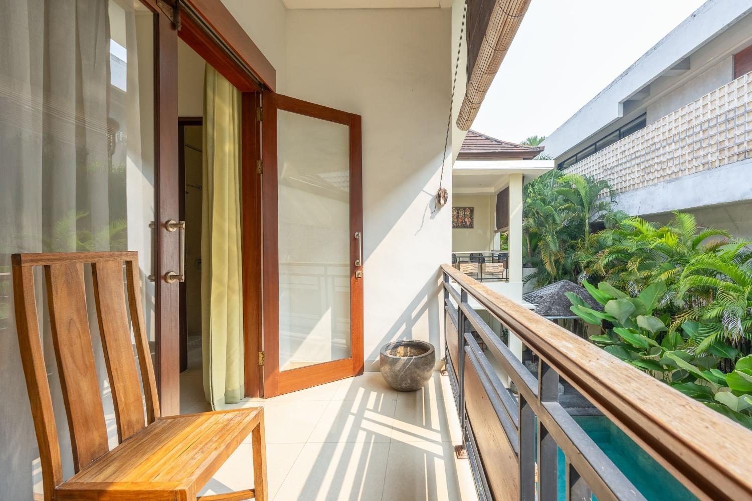 Suite Room with Balcony - Photo 6