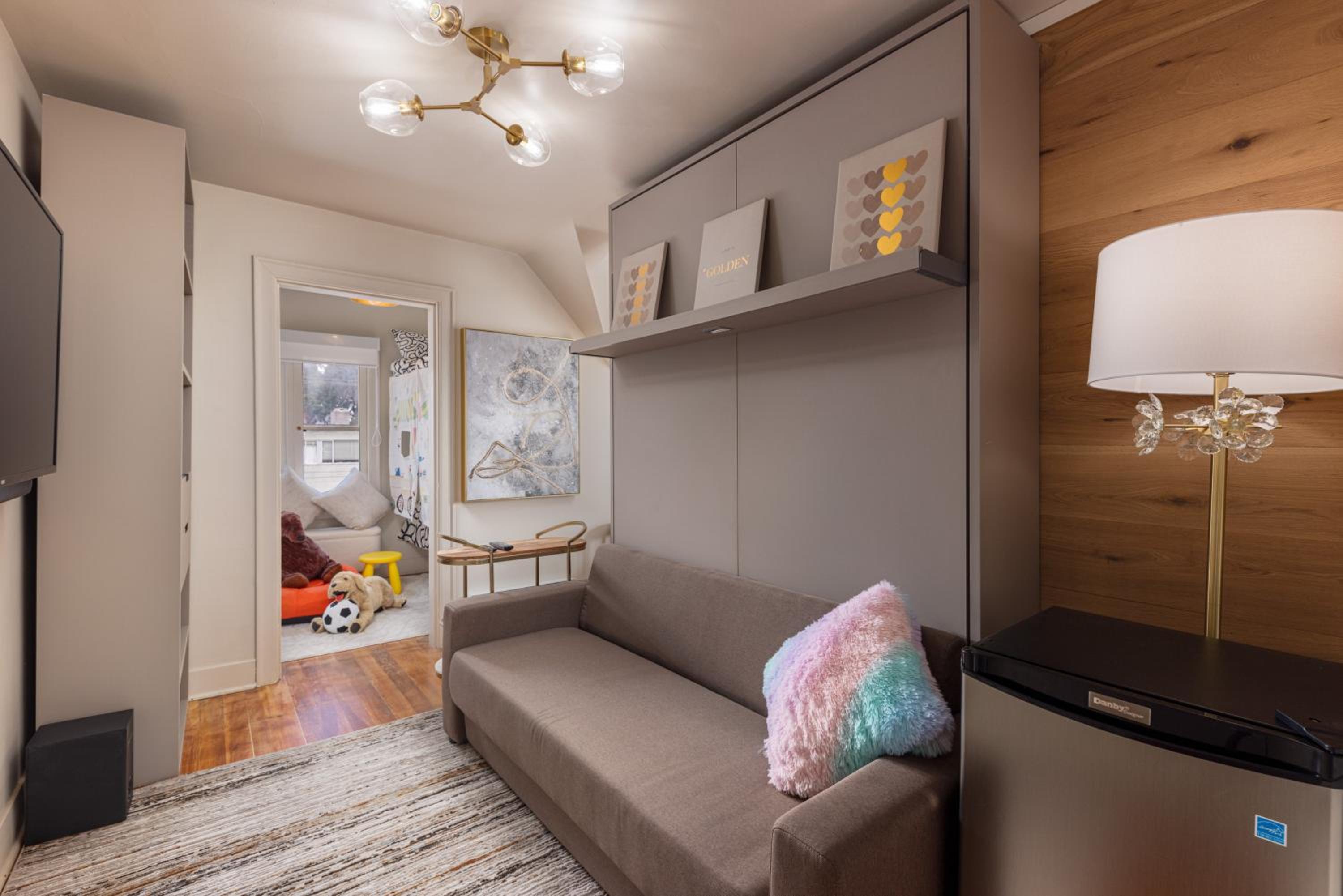 Deluxe Family Room photo 1