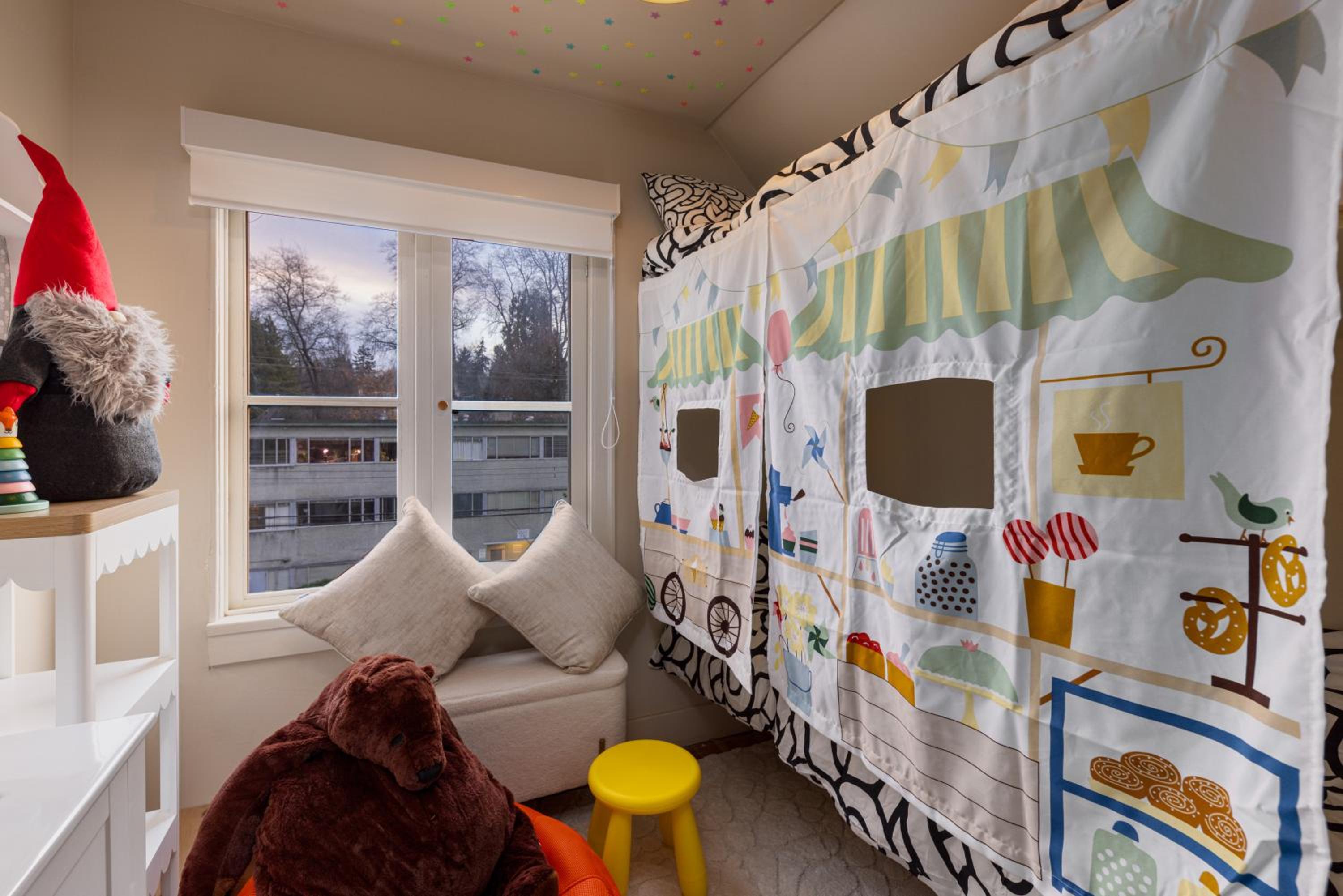 Deluxe Family Room photo 2