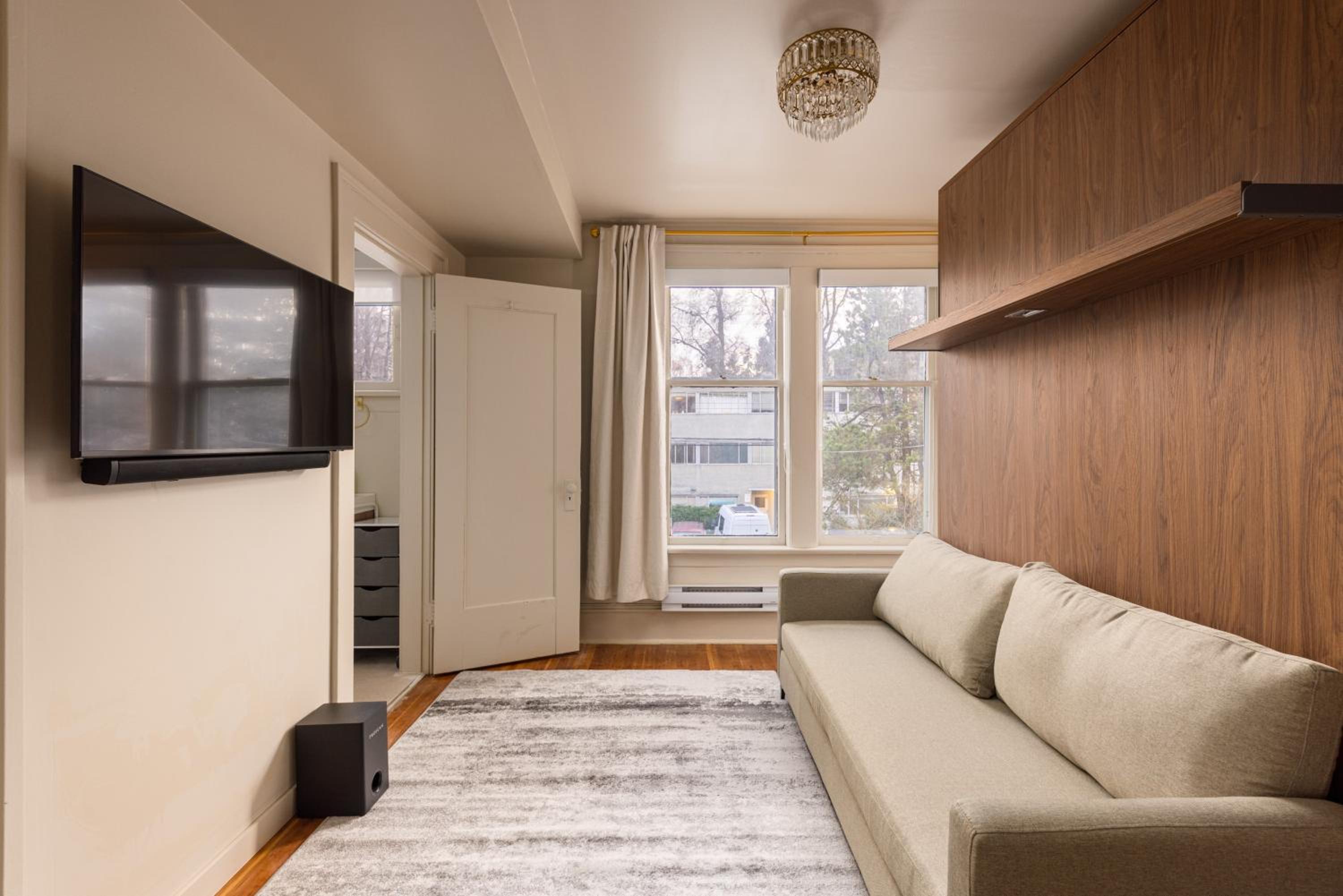 Family Room With Bathroom photo 2