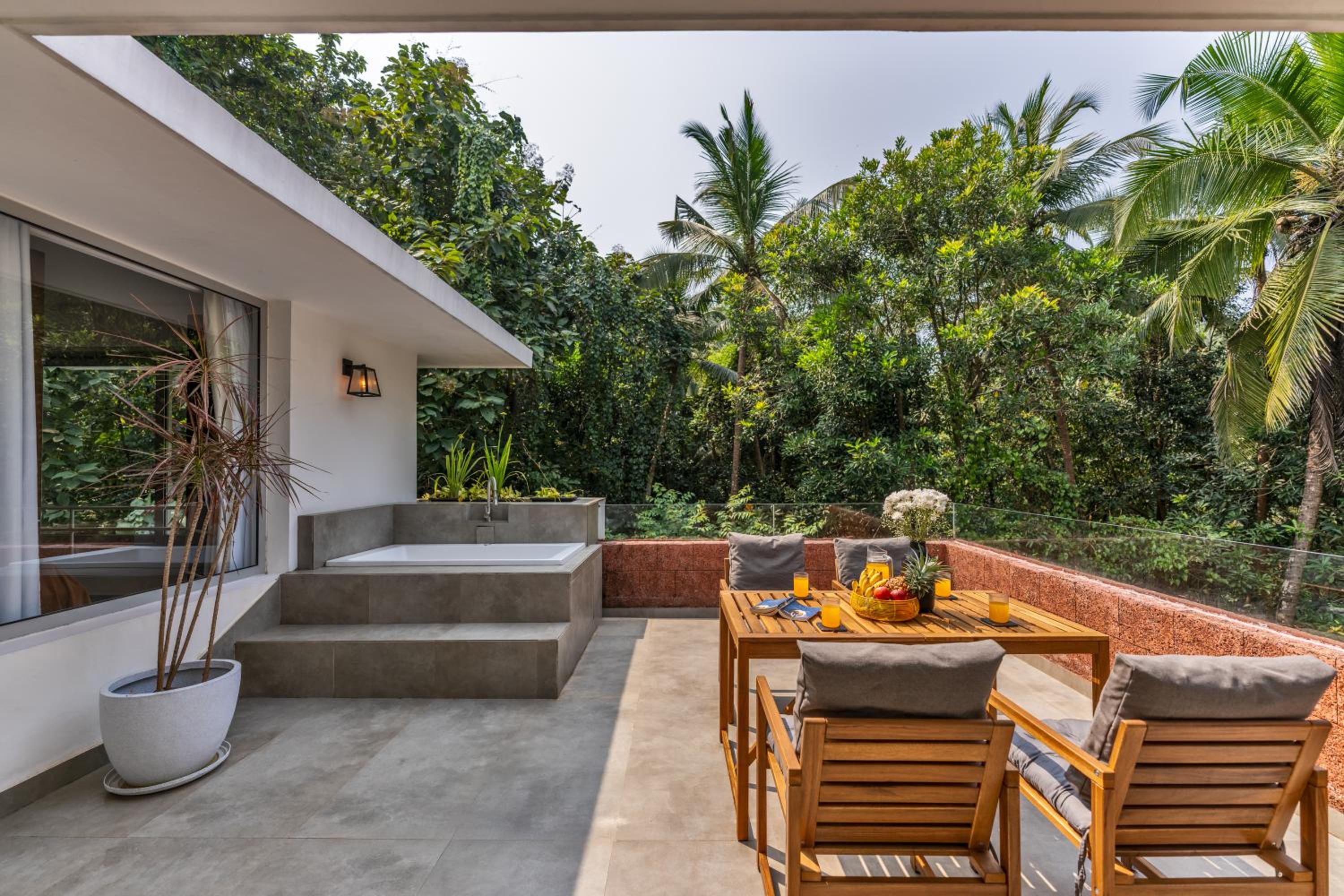 La Verona- 14|3BHK|Garden|Full Generator Backup|Caretaker photo 3