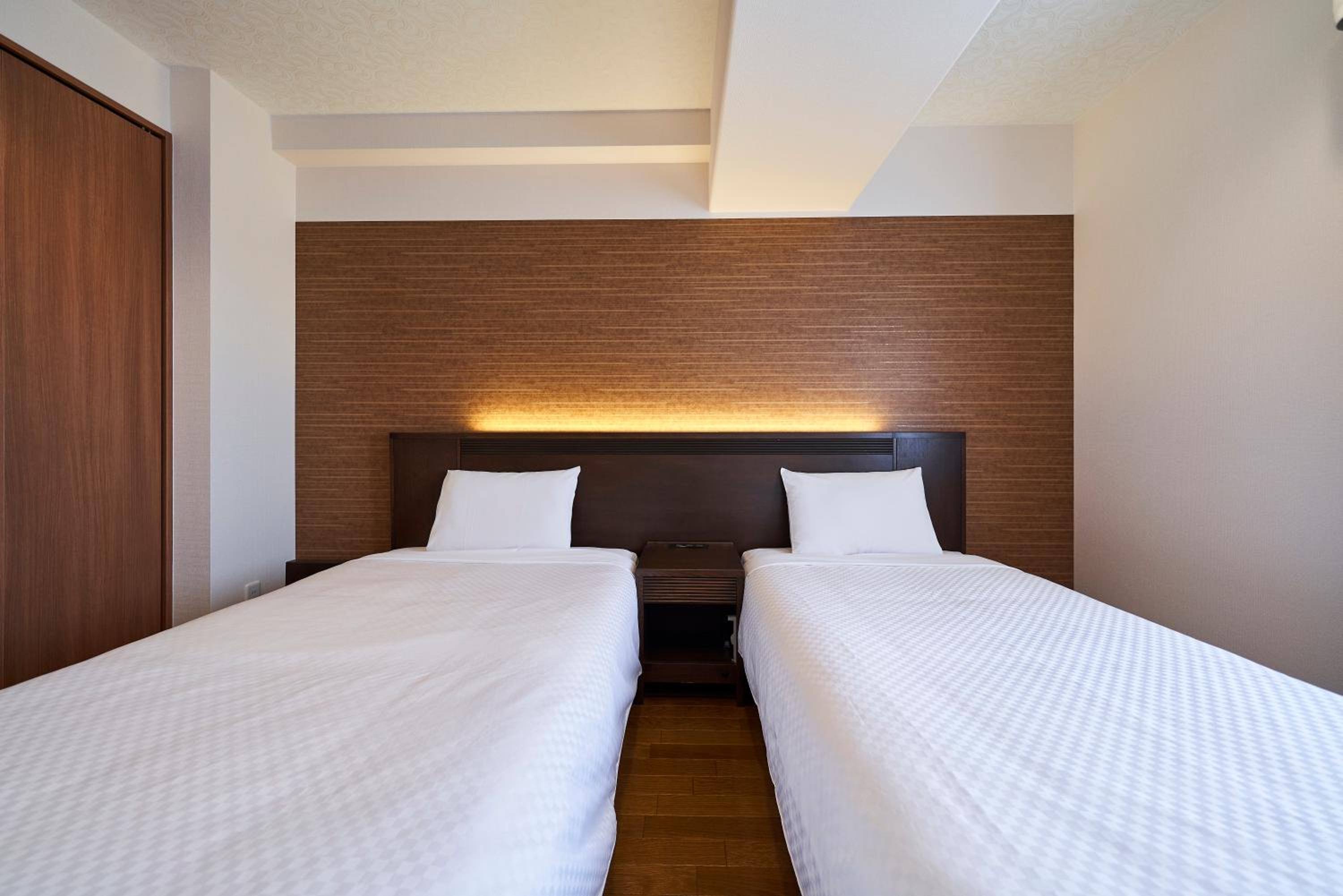 Twin Room with Bath