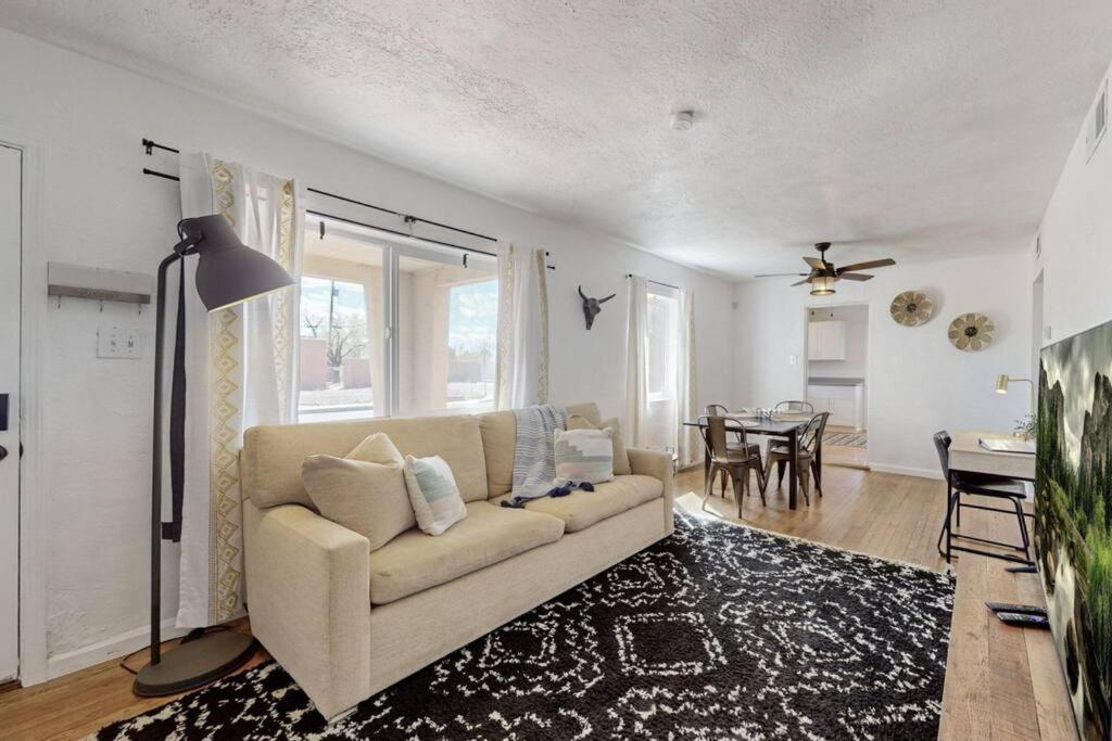 Three-Bedroom Apartment photo 1