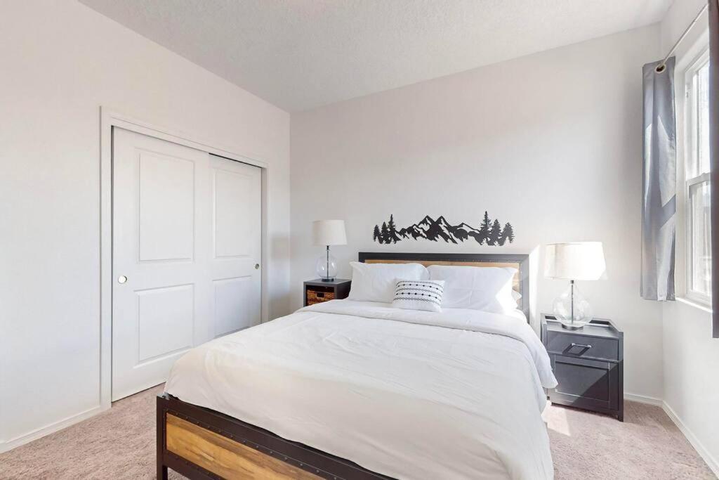 Three-Bedroom House photo 1