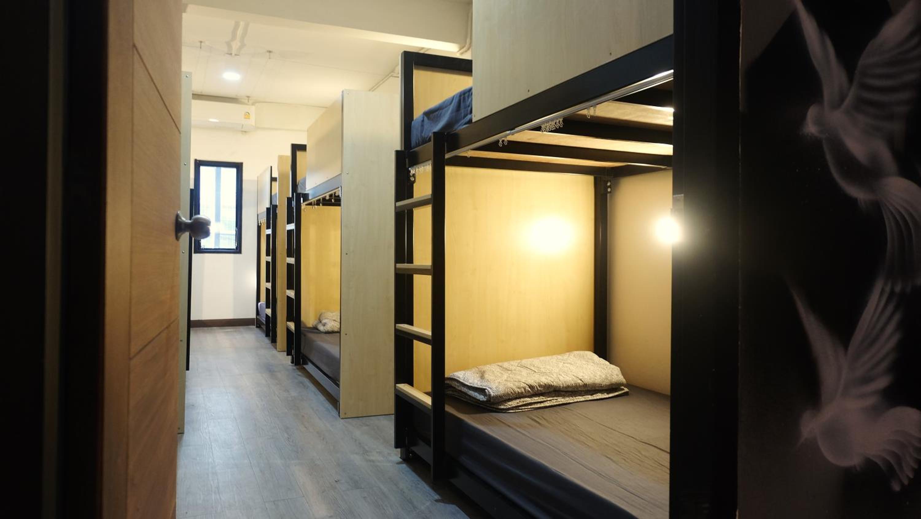 Bed in 10-Bed Mixed Dormitory Room photo 2