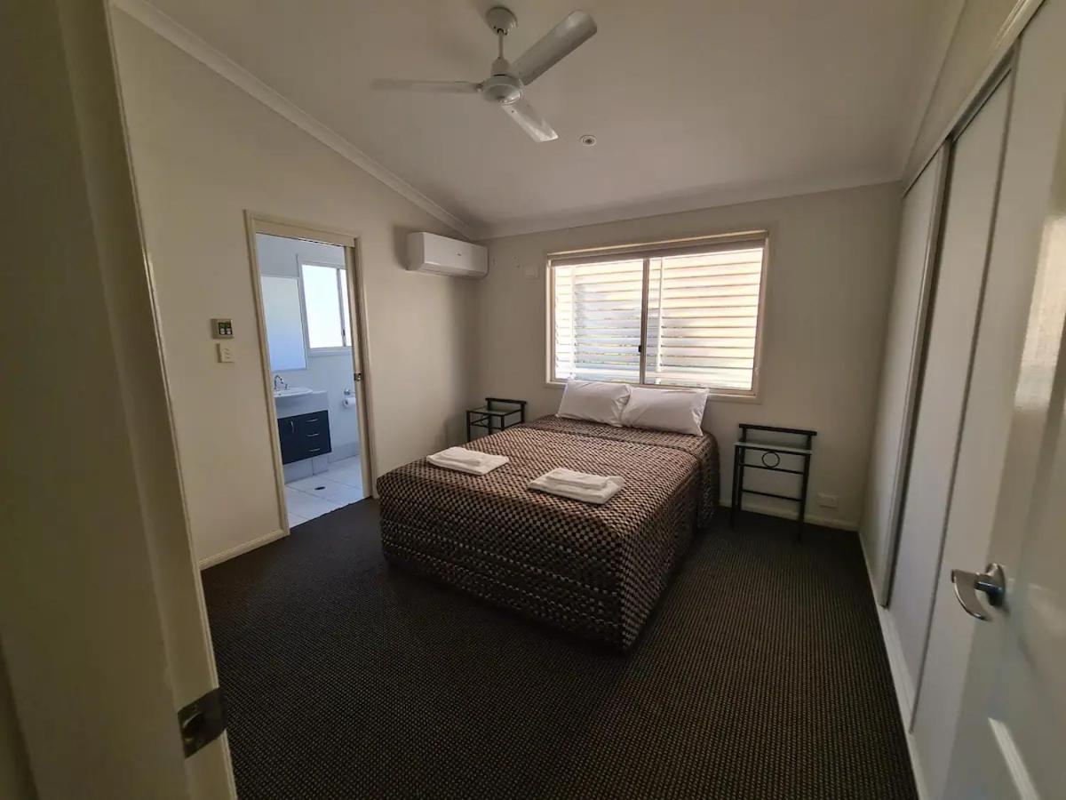 Three-Bedroom House photo 3