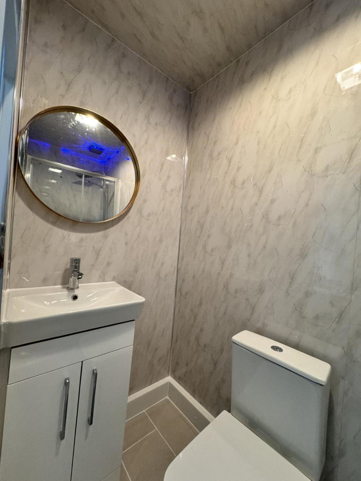 Double Room with Private Bathroom photo 3