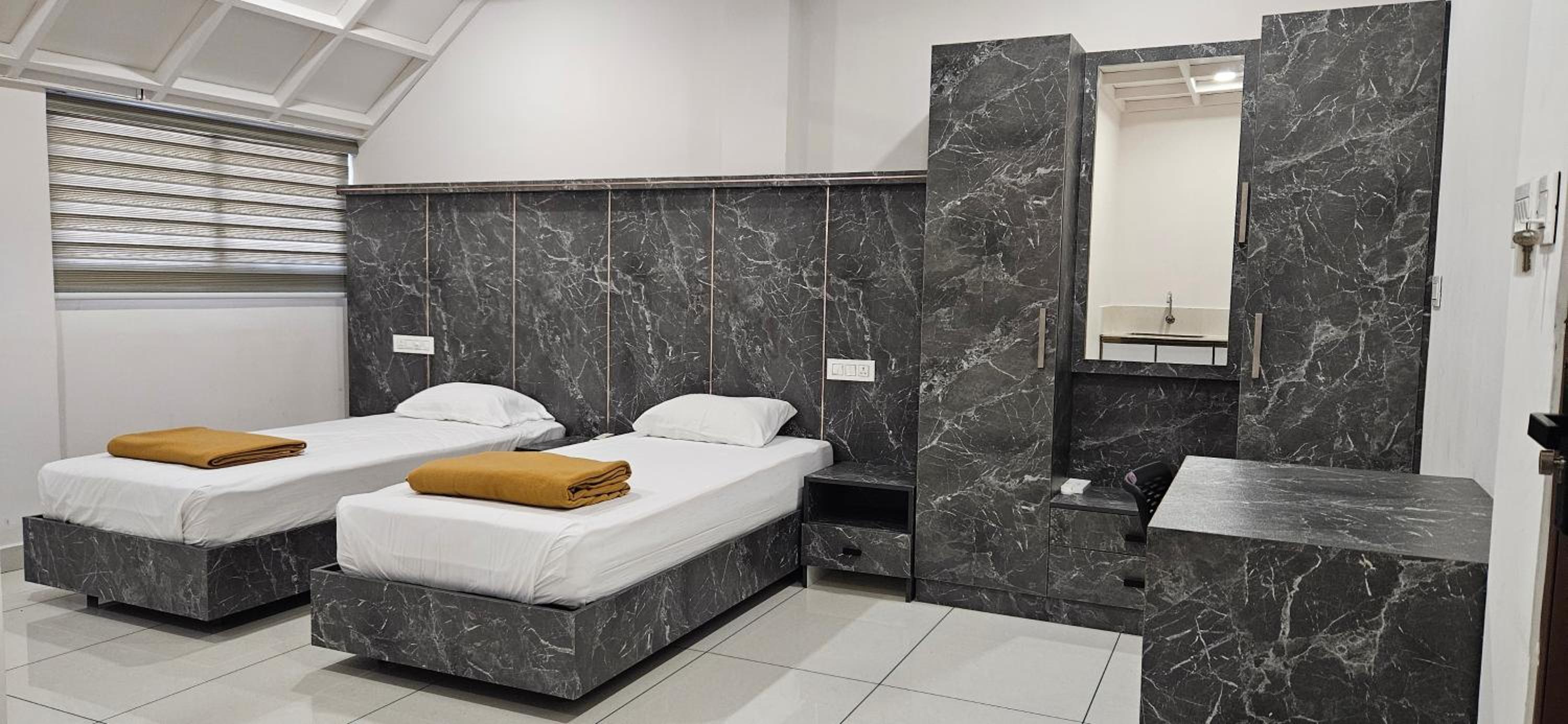 Deluxe Double or Twin Room photo 2