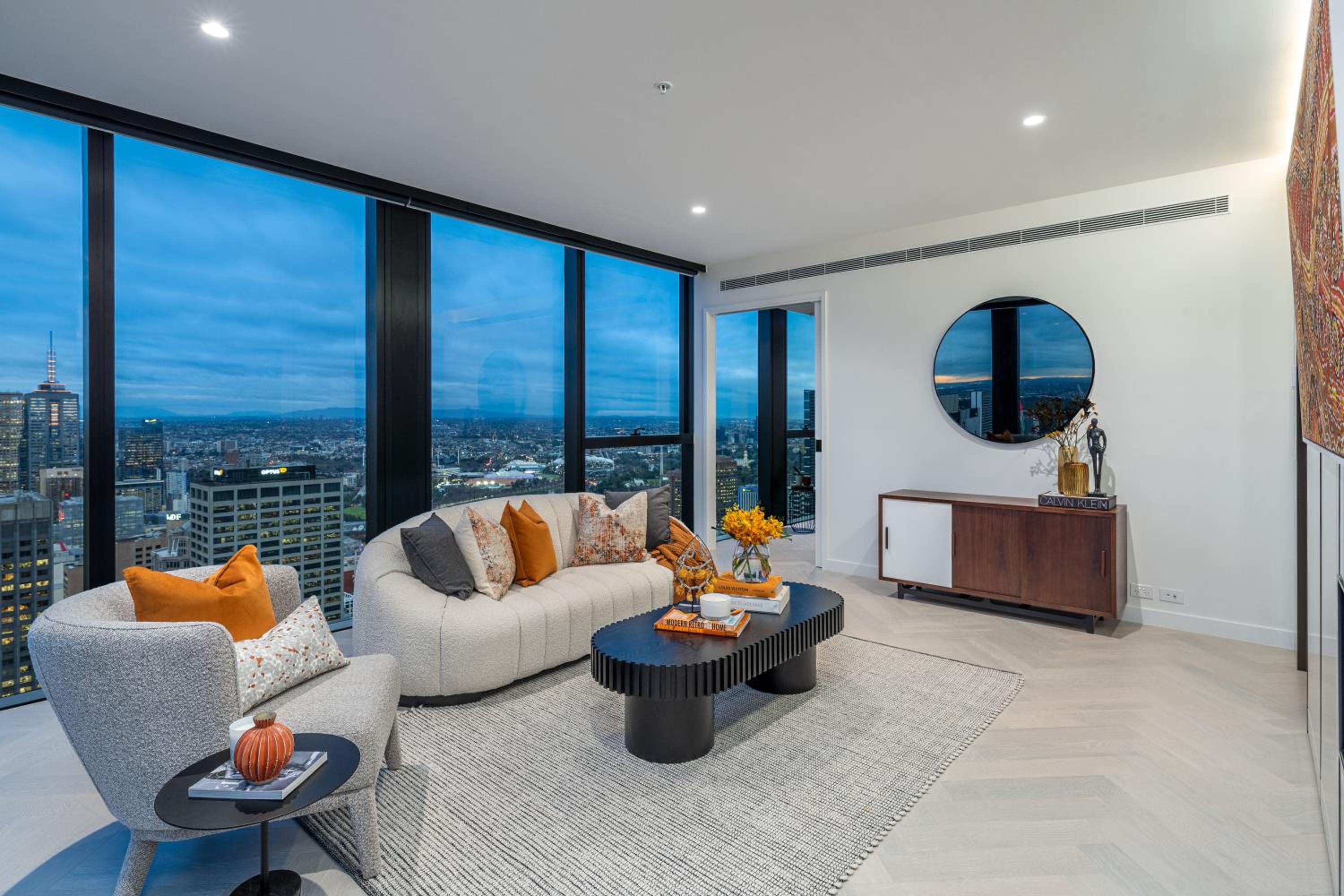 Three-Bedroom Three Bathroom City View Sub Penthouse Apartment