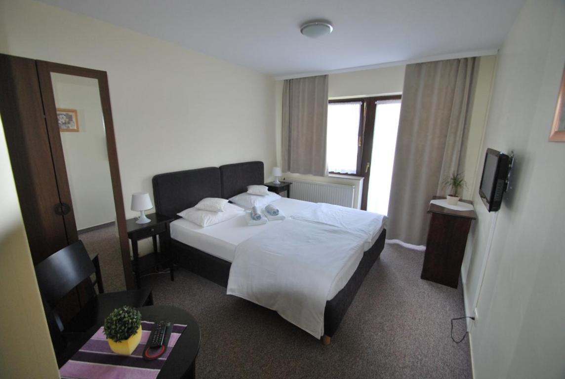 Standard Double Room photo 2