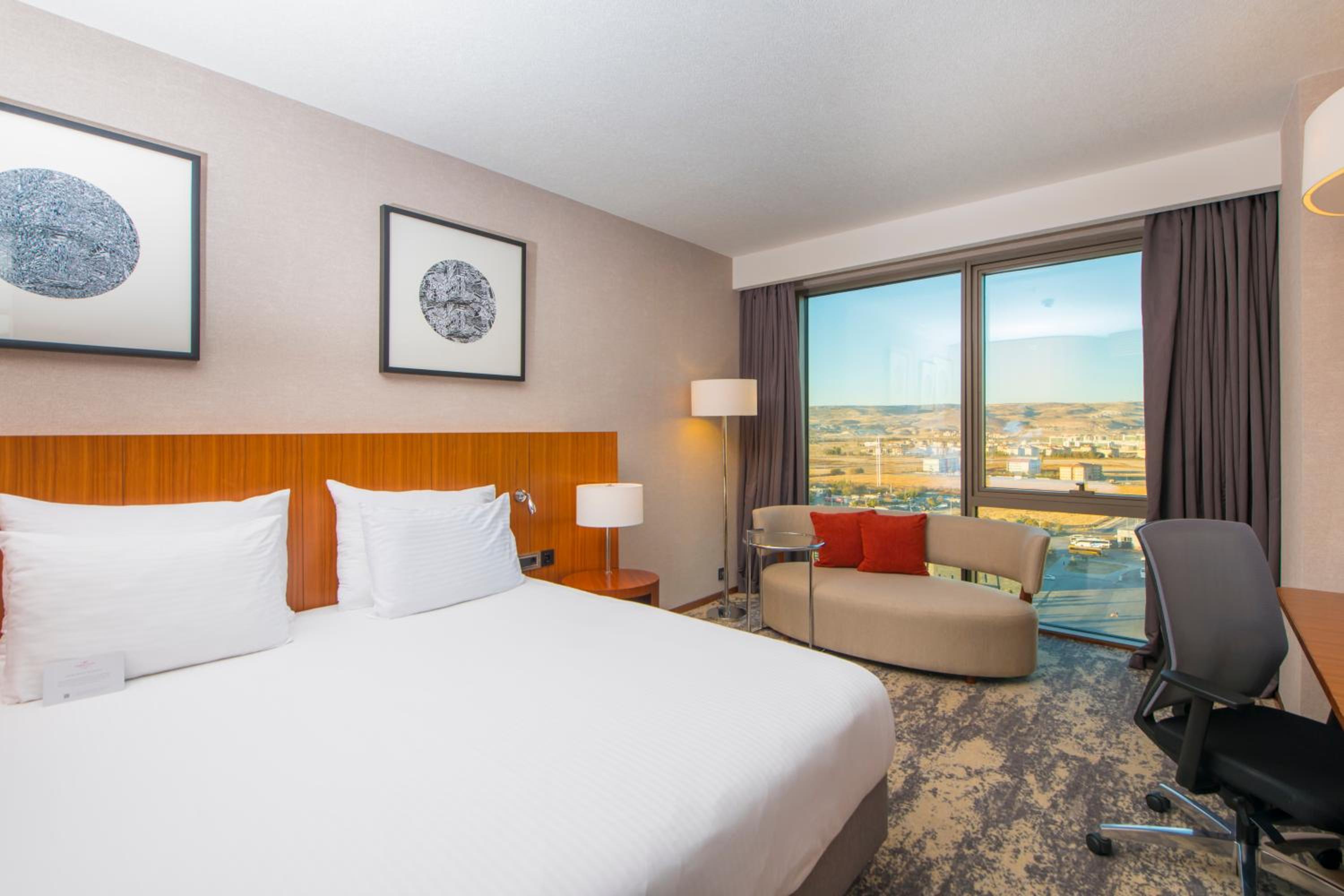 Standard King Room - Smoking photo 3