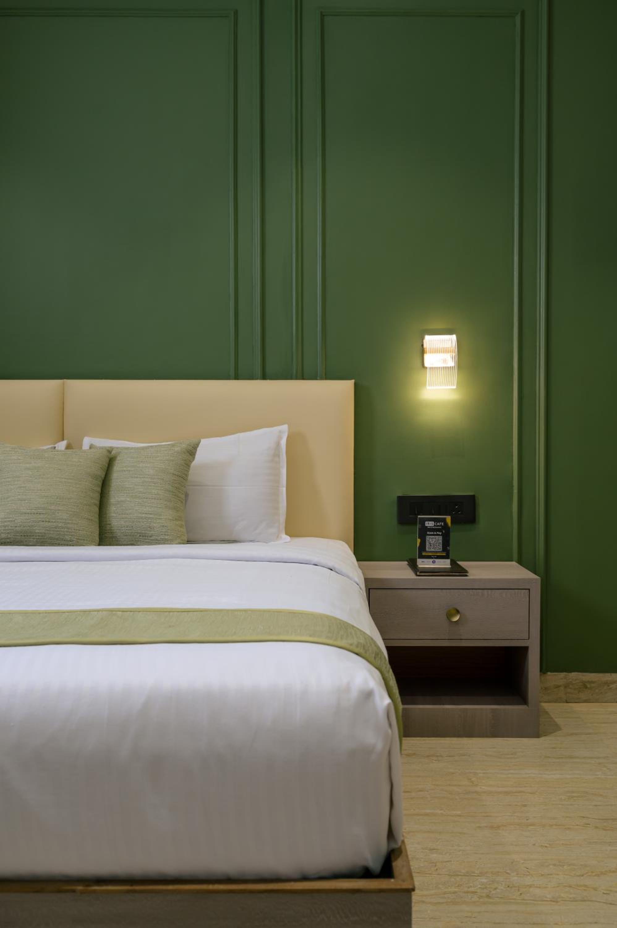 Deluxe Room - Photo 4