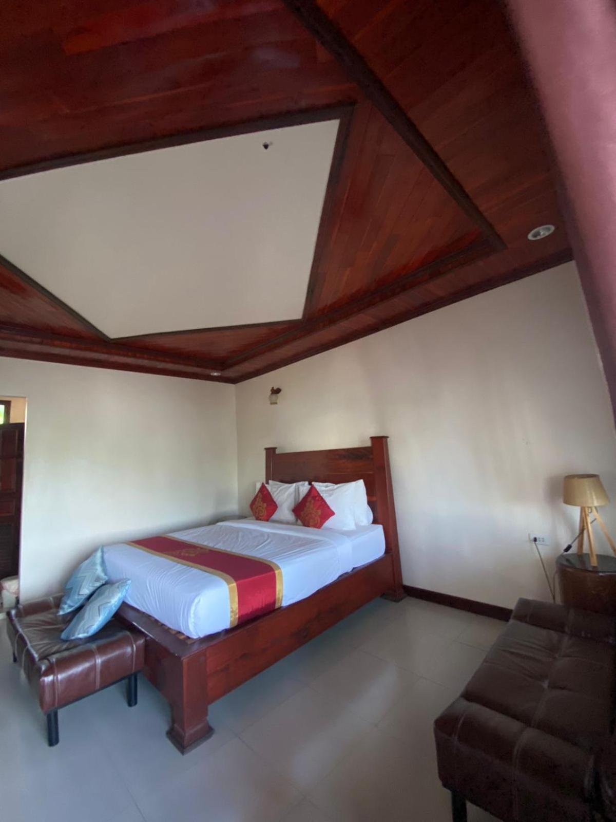 Bungalow - Water Front