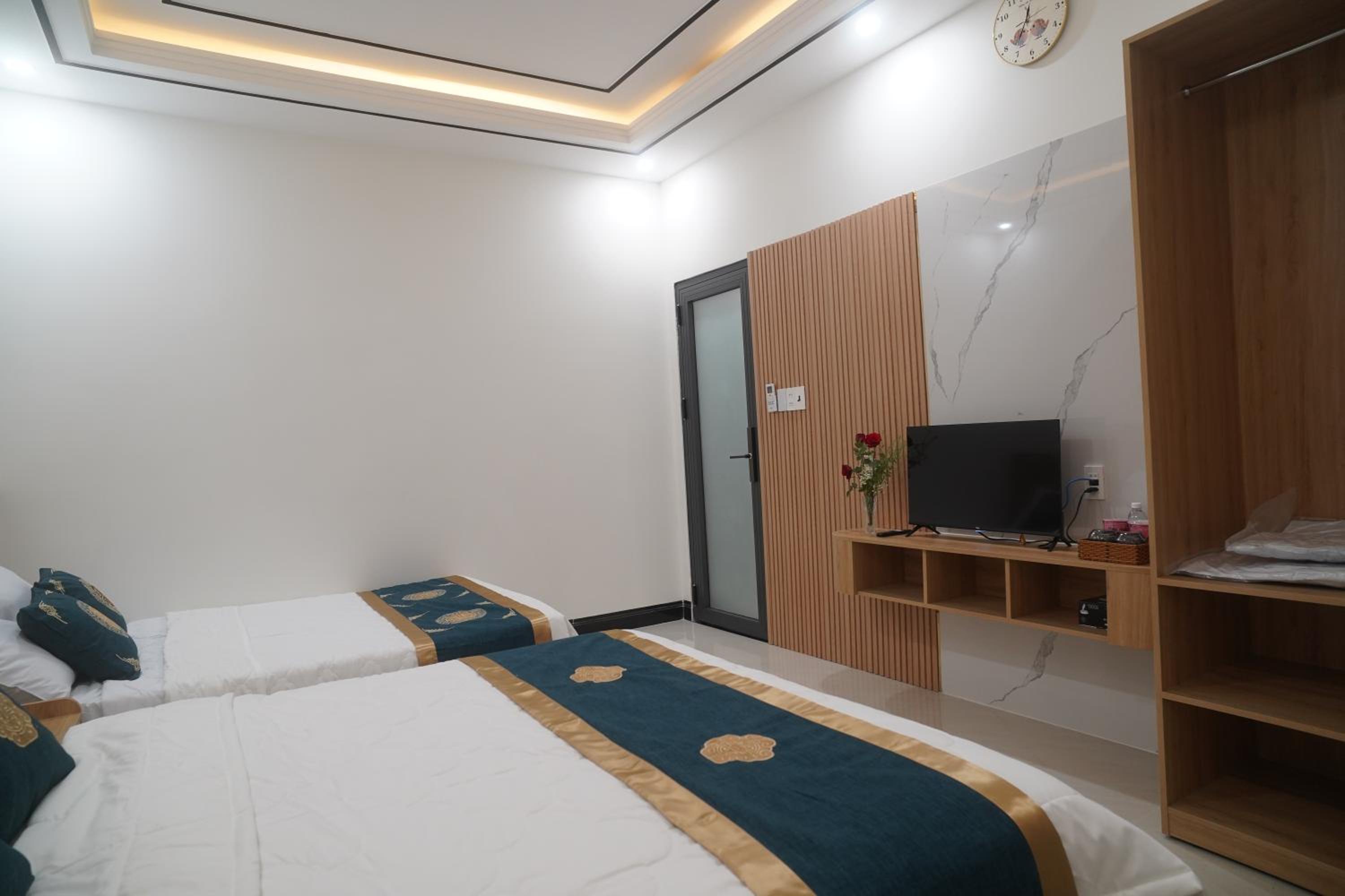 Superior Quadruple Room photo 2