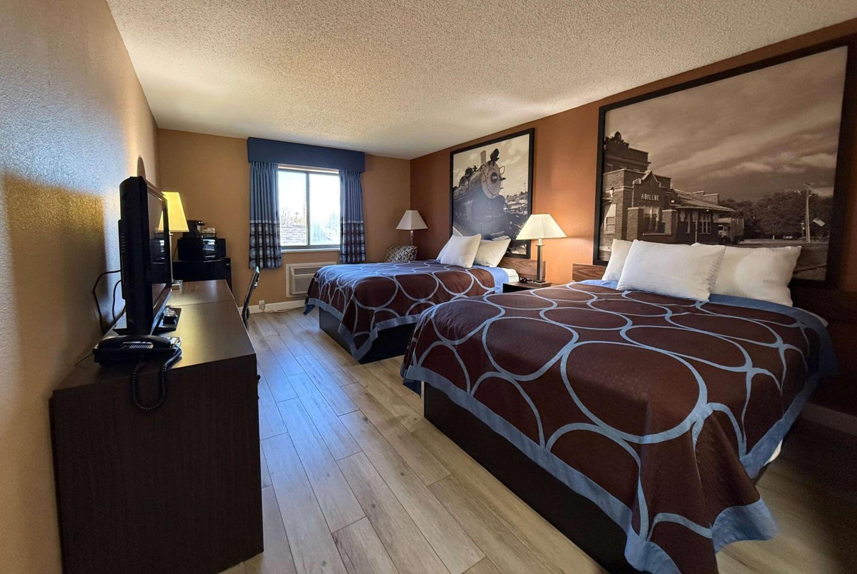 Queen Room with Two Queen Beds - Non-Smoking