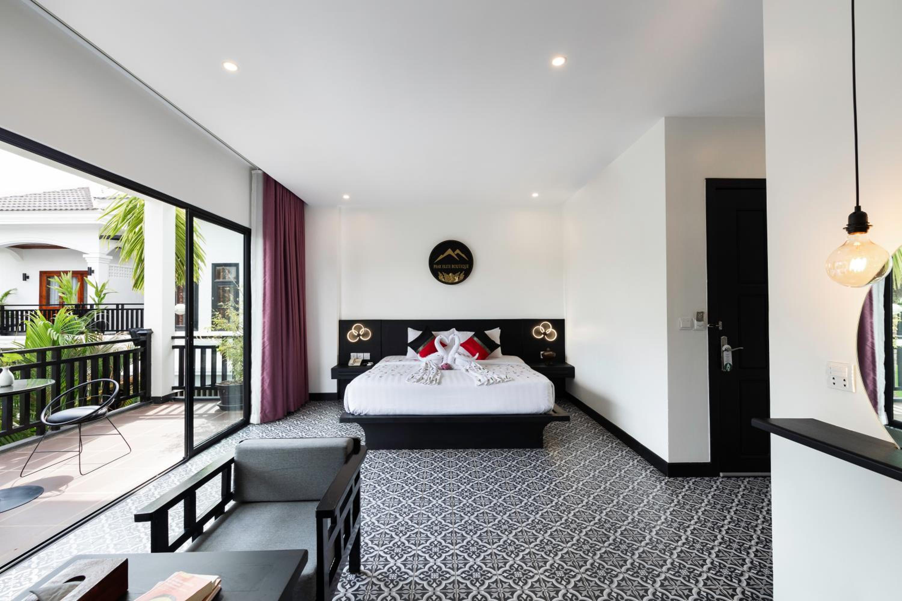 Landmark Room - Photo 19
