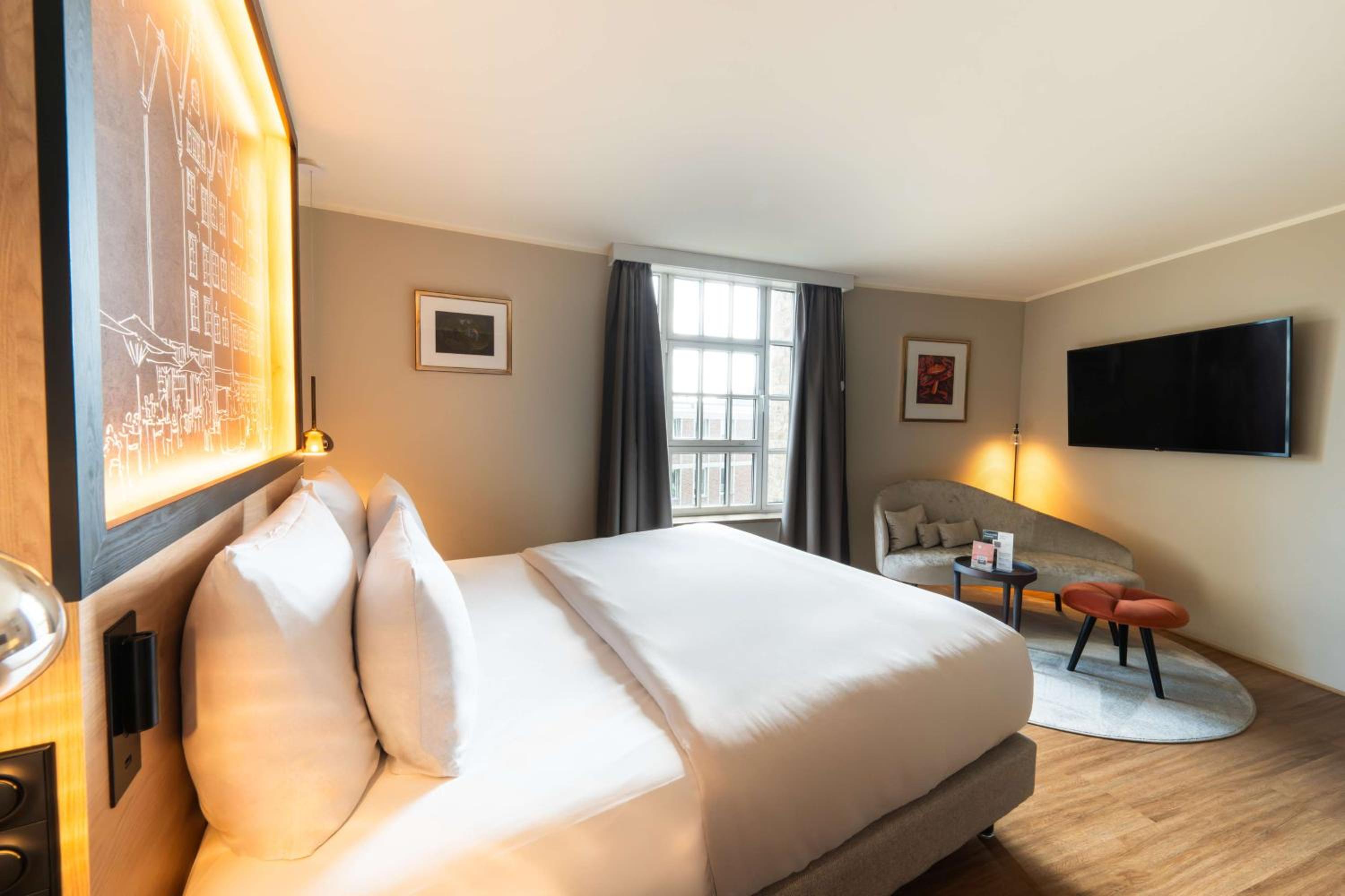 Standard Queen Room