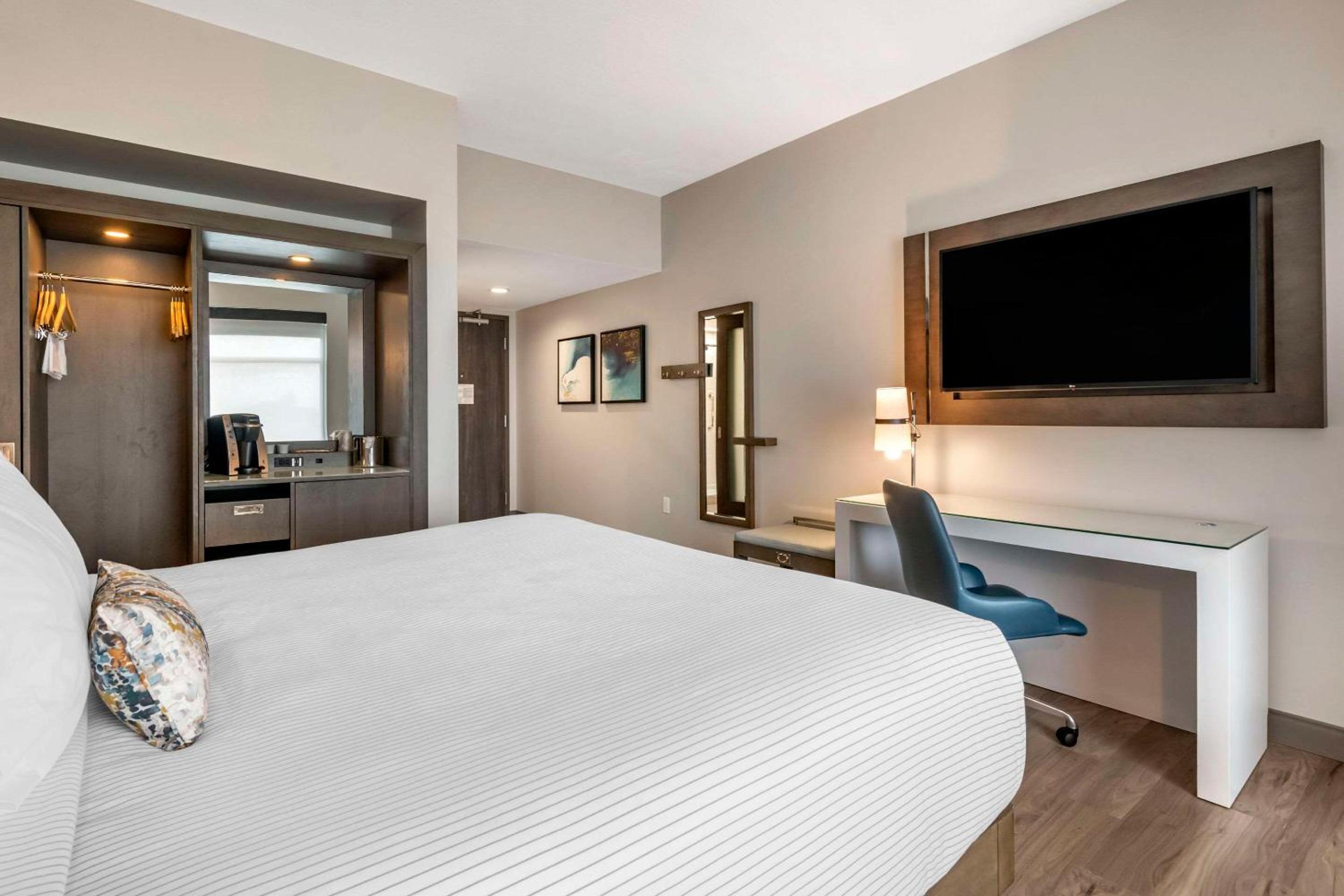 Available room