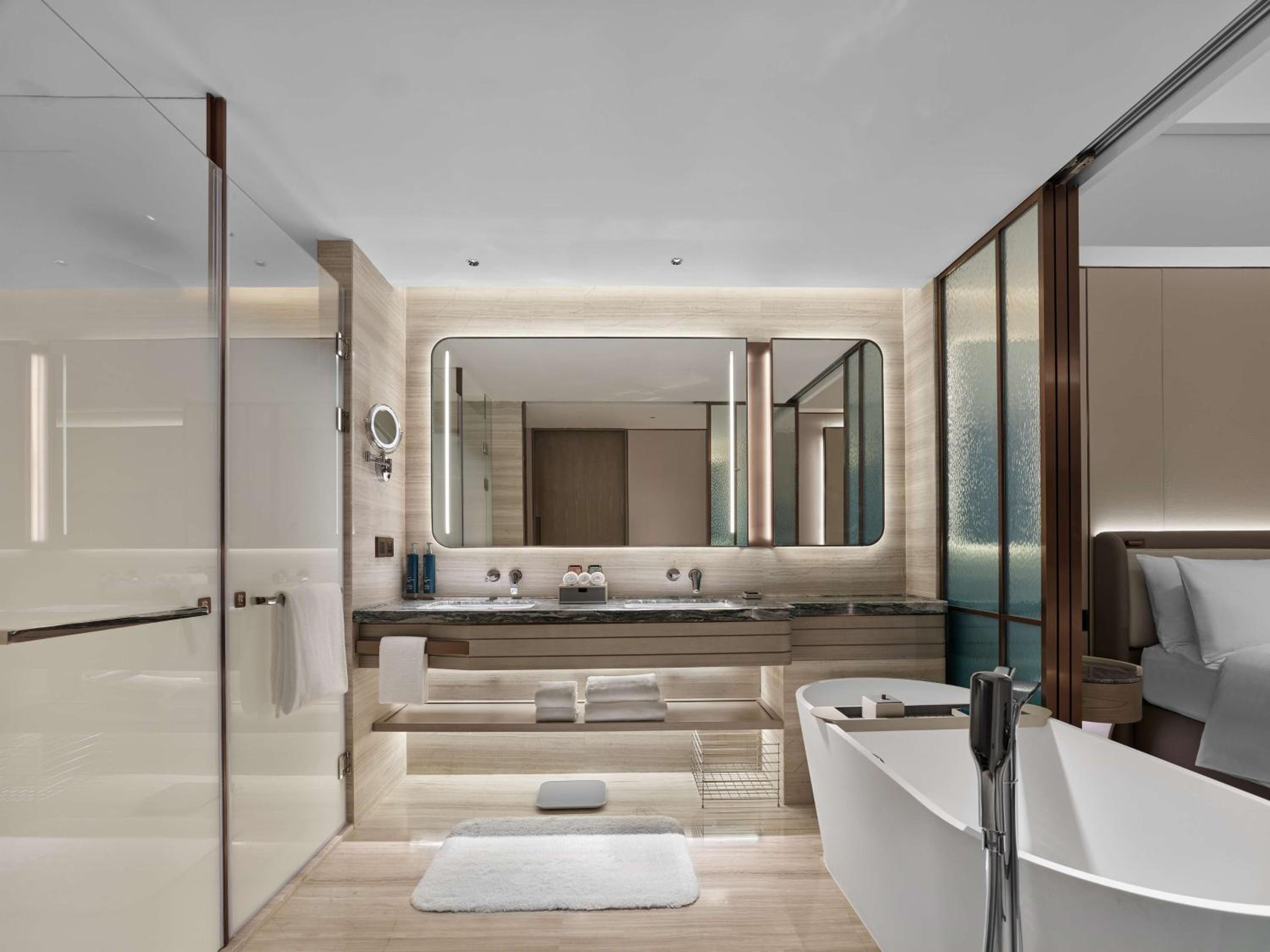 One-Bedroom King Suite