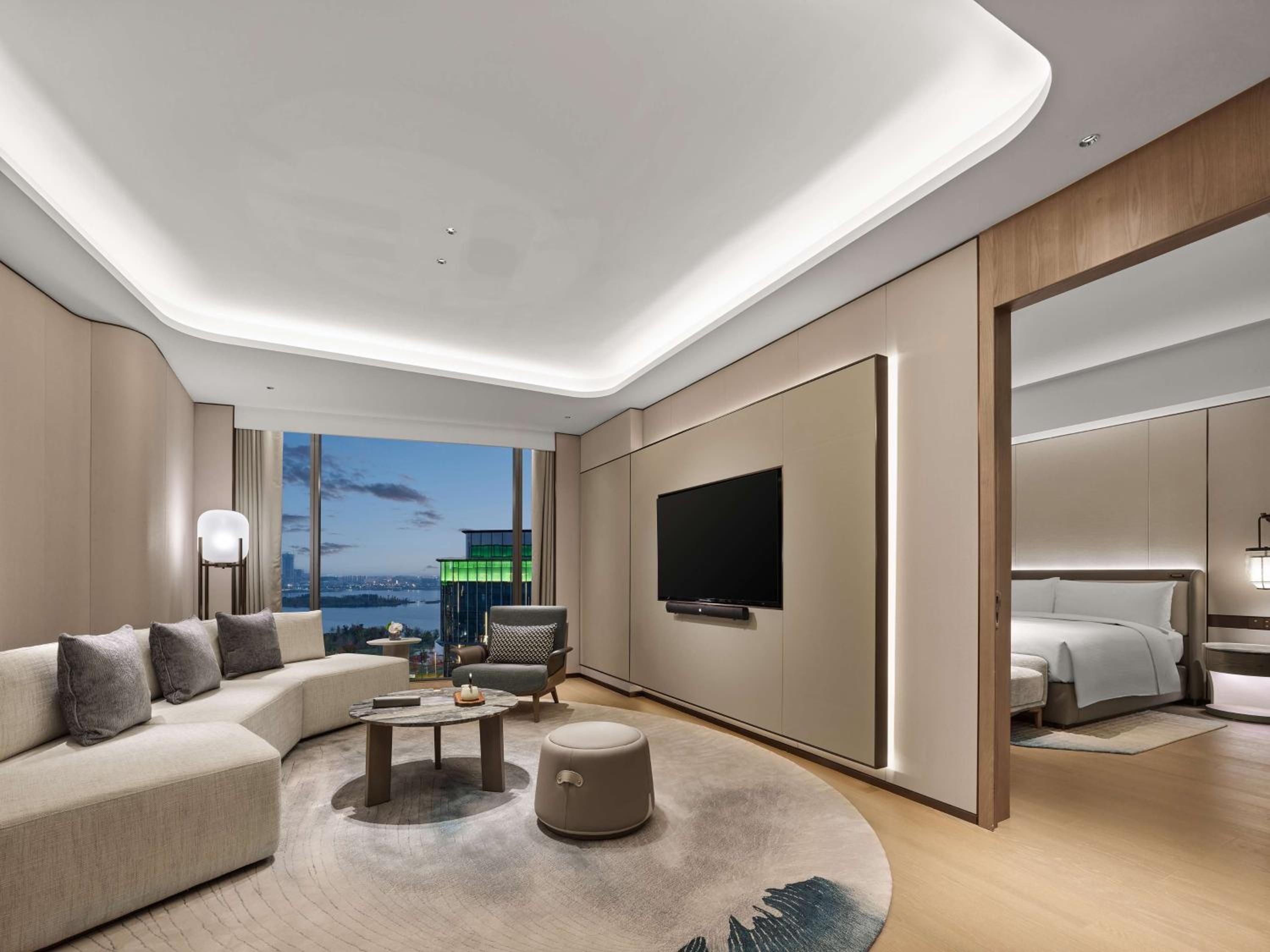 Deluxe King Suite